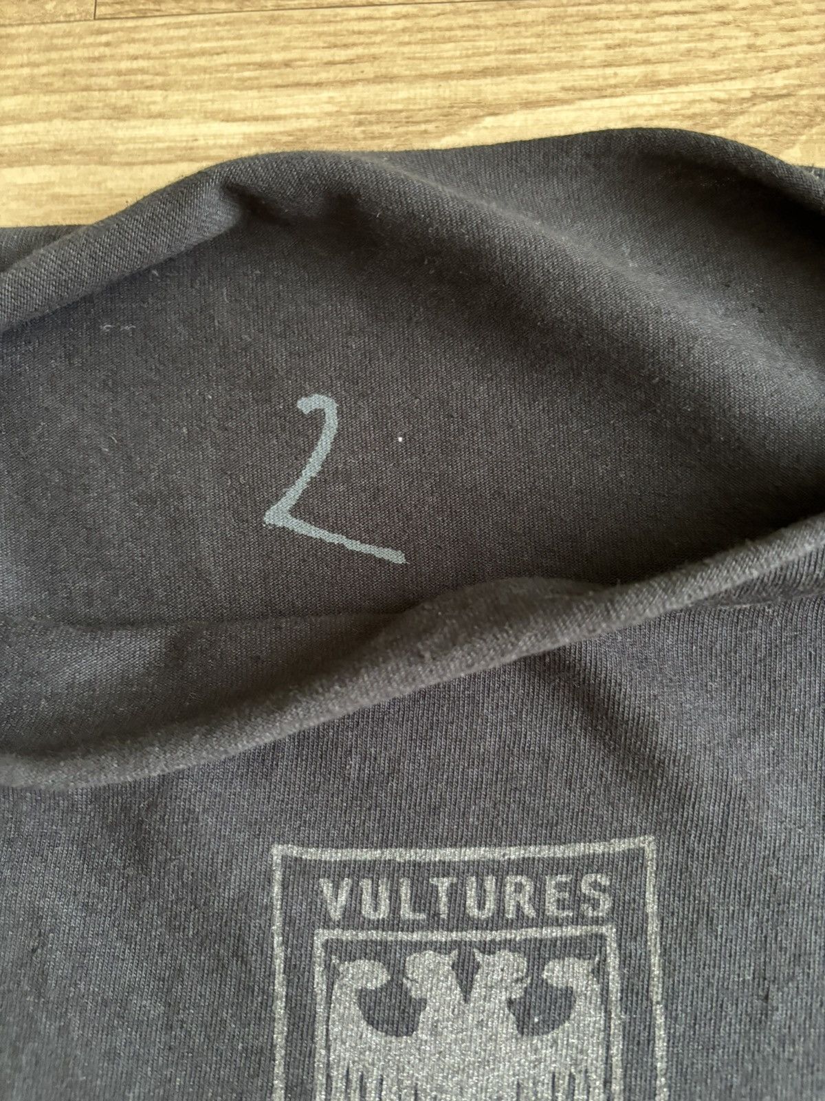 Yeezy Yeezy vultures tee Size US L / EU 52-54 / 3 - 2 Thumbnail
