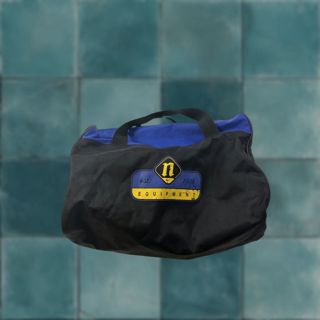 Nike VINTAGE Nike Duffle Bag Black Blue Gym Equipment Size ONE SIZE - 1 Thumbnail