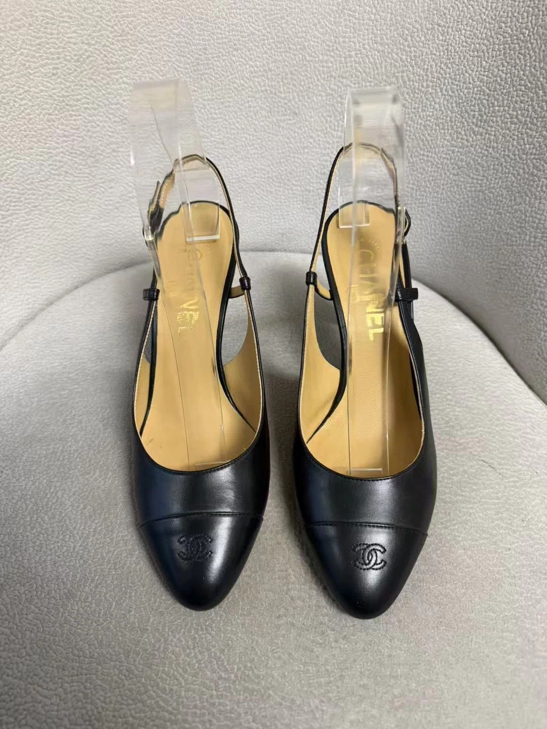 Chanel CHANEL Black 37 Block Heel Pumps Size US 6 / IT 36 - 2 Thumbnail