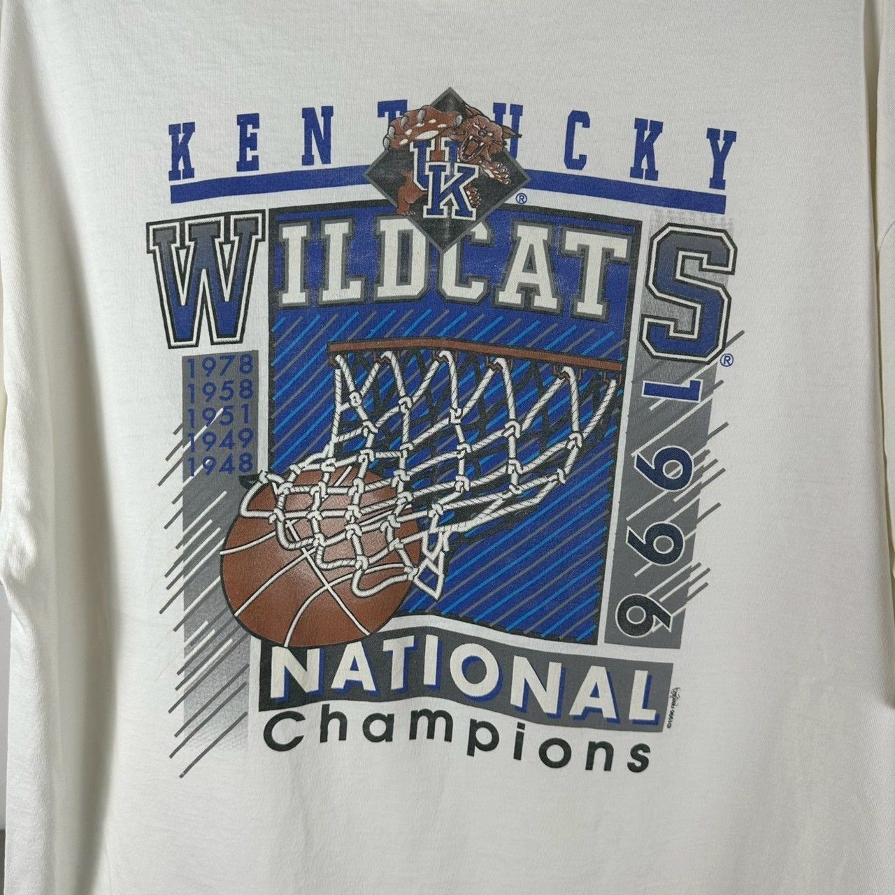NCAA Vintage 1996 Kentucky Wildcats Basketball Champions NCAA Tee Size US XXL / EU 58 / 5 - 6 Thumbnail