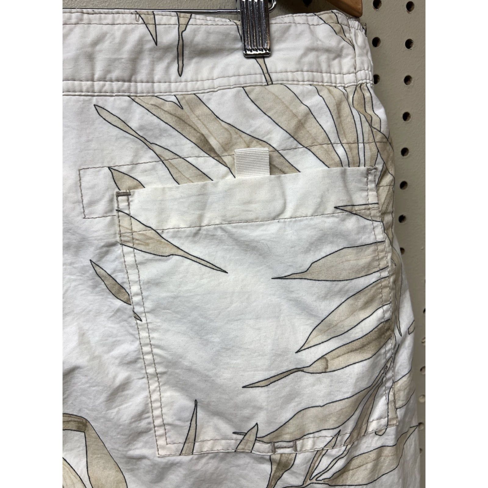 Tommy Hilfiger Tommy Hilfiger Mens XL Tan Palm Lined Swim Board Shorts Floral Trunks Beige Cotton Blend Polyester Lined Men Bottom Bathing Suit Size US 36 / EU 52 - 3 Thumbnail