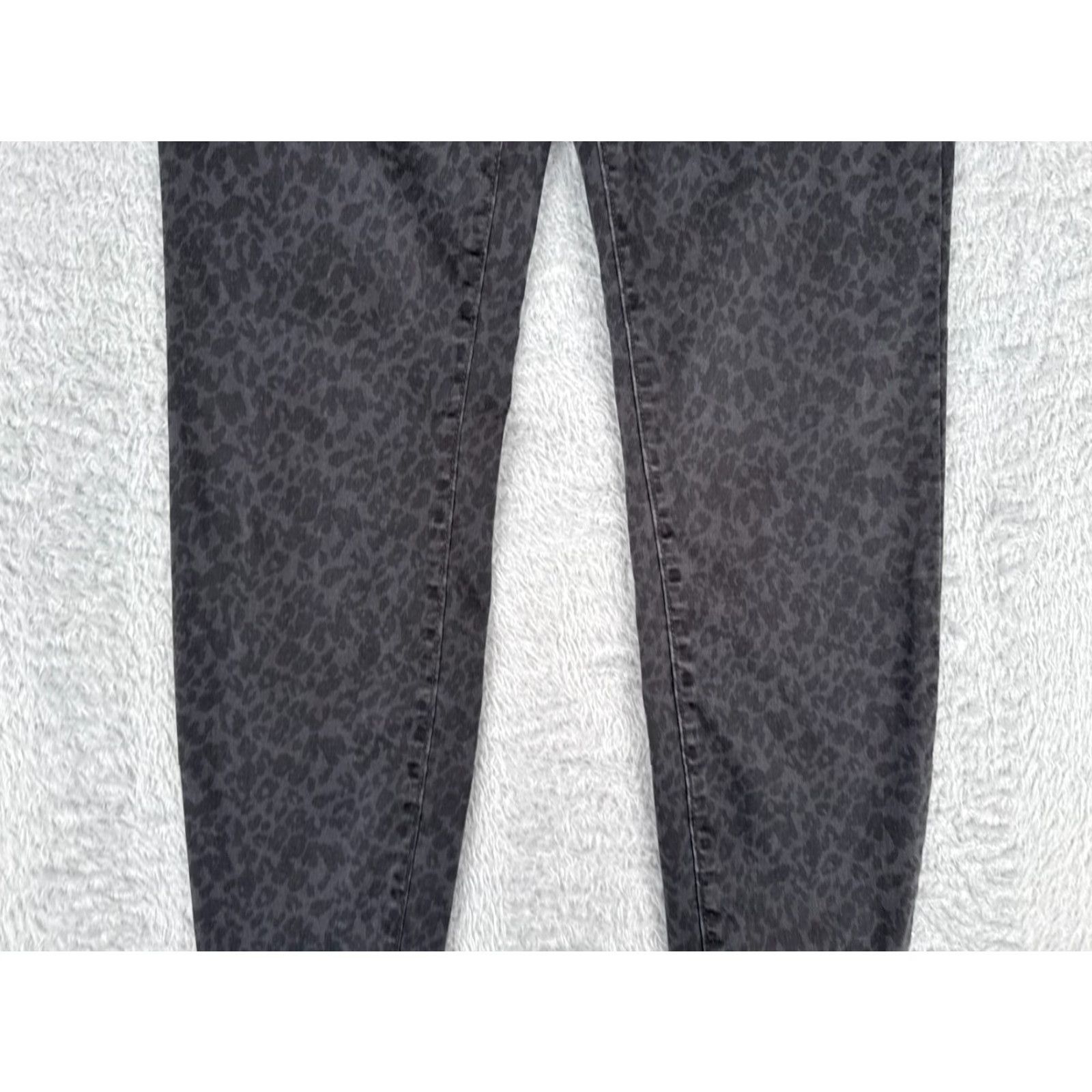 Buffalo David Bitton Buffalo Jeans Womens 4 Mid Rise Skinny 28x28 Black Gray Leopard Hanna High Skinny 28in Inseam 28in 5-Pocket Denim Cotton Blend Machine Washable Womens Size 27" / US 4 / IT 40 - 3 Thumbnail