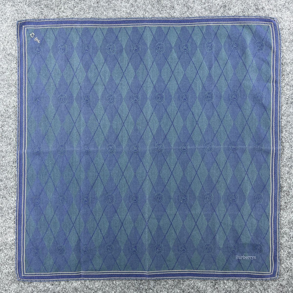 Burberry Burberry Handkerchief / Bandana / Neckerchief B403 Size ONE SIZE - 1 Thumbnail