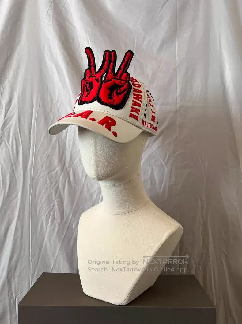 Walter Van Beirendonck Walter Van Beirendonck White and red letters on the Biyeye Size ONE SIZE - 1 Thumbnail