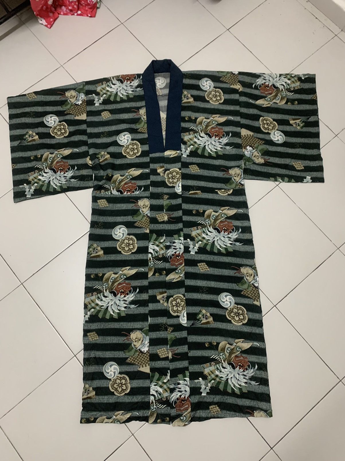 Vintage Vintage Japanese Traditional Folklore Motif Kimono Size US XL / EU 56 / 4 - 6 Thumbnail