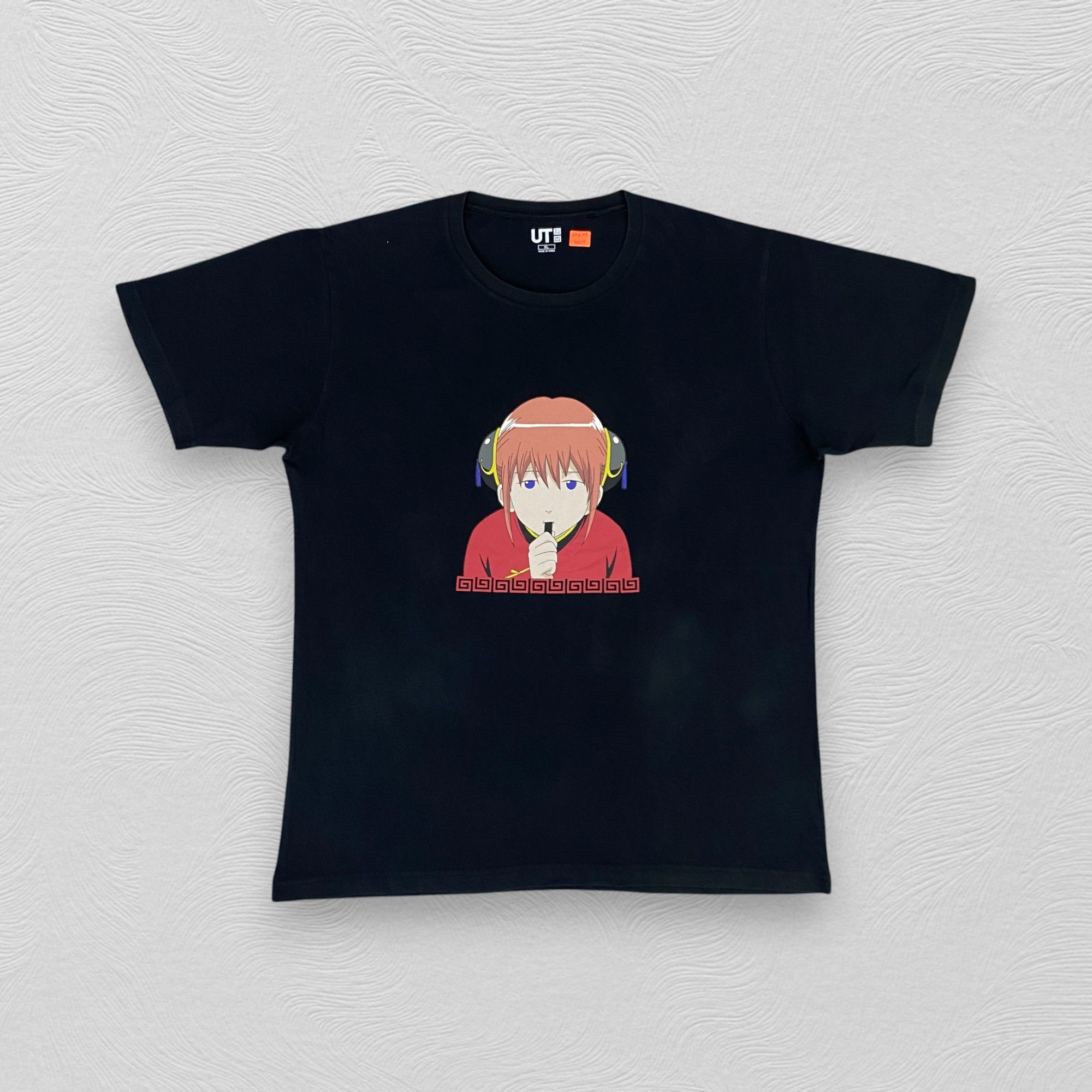 Anime Anime Kagura Uniqlo T-Shirt - H077 Size US XL / EU 56 / 4 - 1 Thumbnail