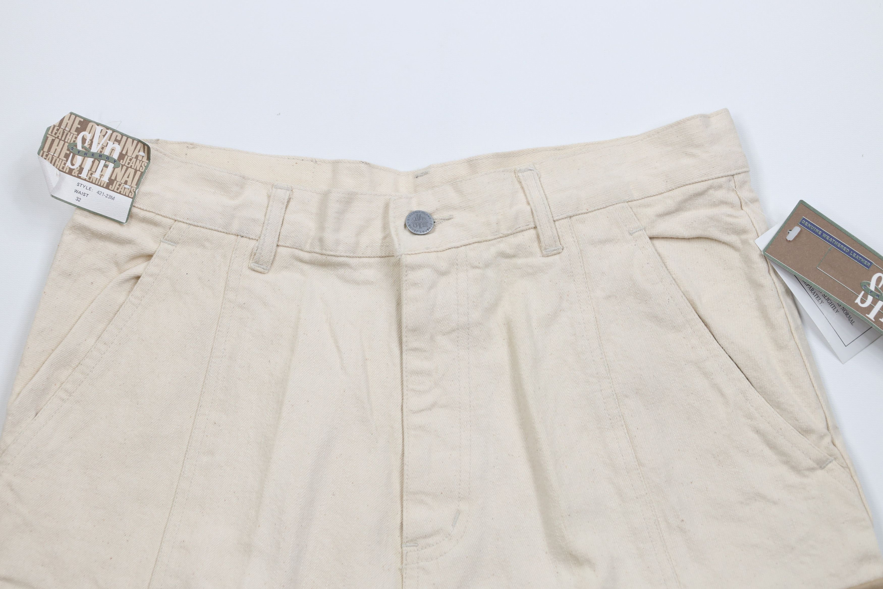 Vintage Deadstock Vintage 90s Streetwear Leather Cargo Shorts Beige Size US 32 / EU 48 - 2 Thumbnail