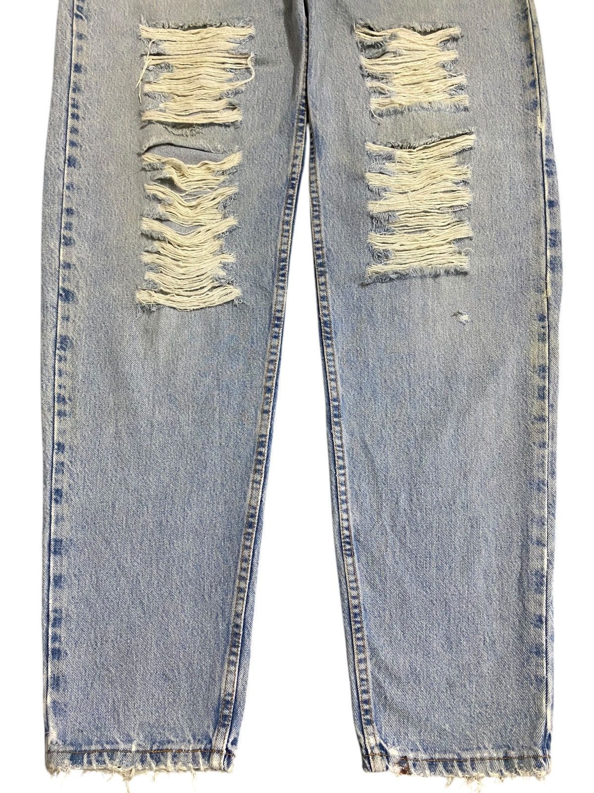 Levi's Vintage Clothing Vintage Levis 560 80’s Grunge Ripped Jeans Size US 31 - 5 Thumbnail