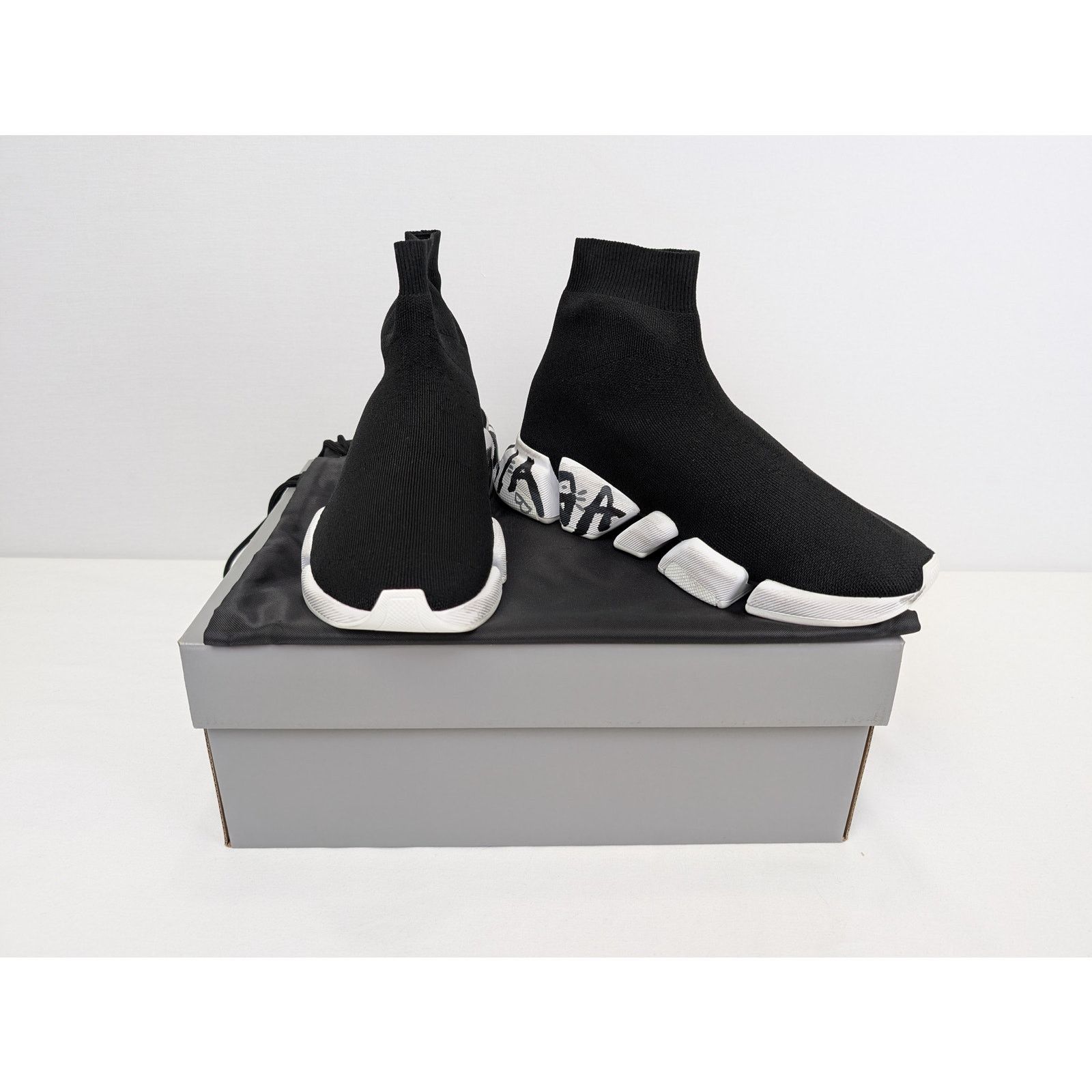 Balenciaga o1rshd1 Rec Knit Graffiti Speed 2.0 Lt Sneakers Black/White Size US 13 / EU 46 - 15 Thumbnail