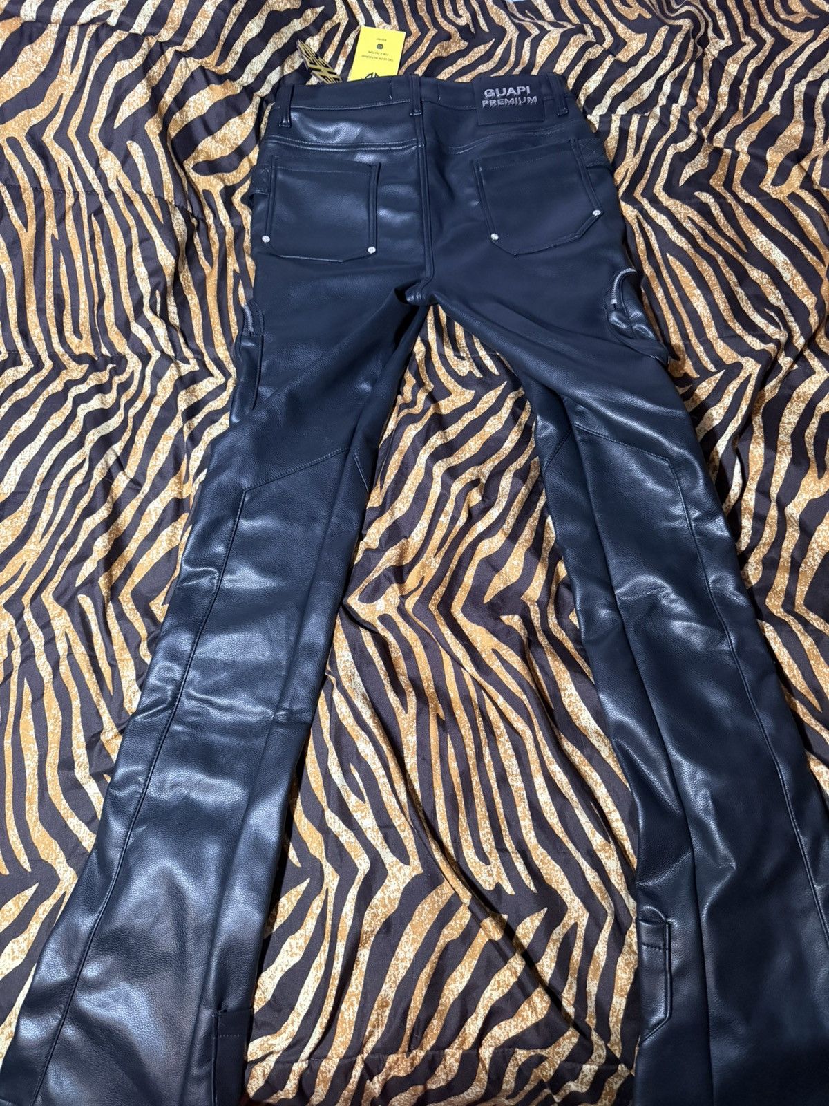 GUAPI GUAPI - OBSIDIAN BLACK CARGO LEATHER STACKED Size US 34 / EU 50 - 2 Thumbnail
