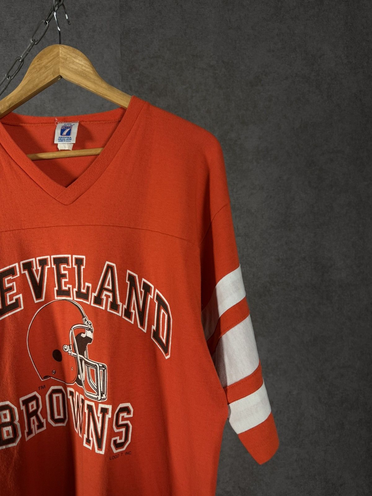 Logo 7 Cleveland Browns NFL vintage made in USA tee Size US L / EU 52-54 / 3 - 2 Thumbnail