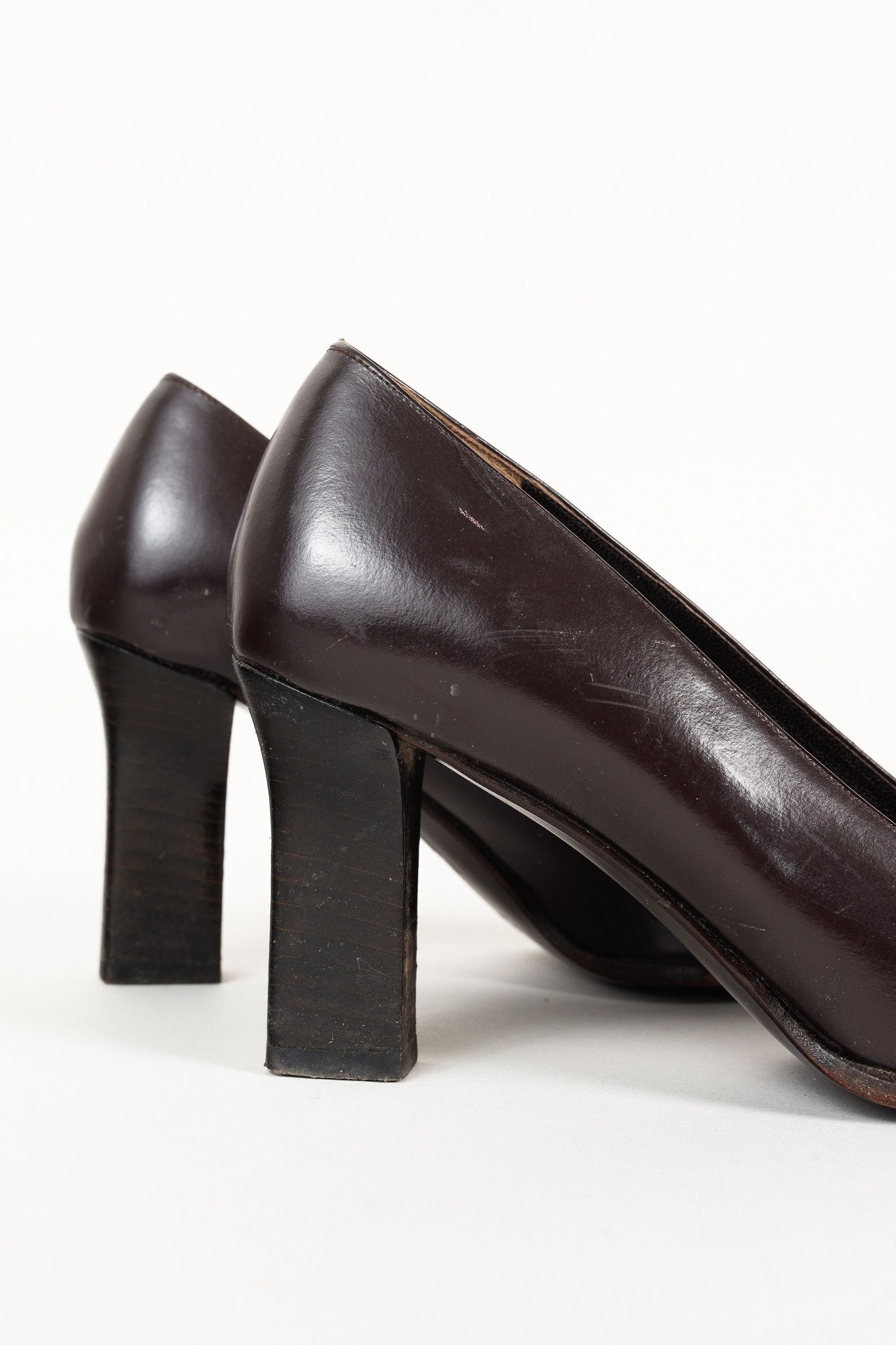 Gucci Gucci by Tom Ford 1990s Big G Chisel Toe Leather Pumps Size US 7 / IT 37 - 9 Thumbnail