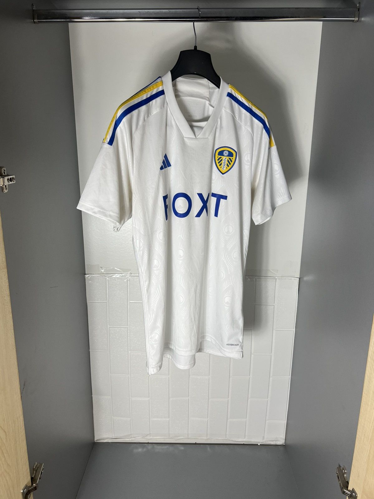Vintage VERY RARE ADIDAS FC LEEDS UNITED ENGLAND SOCCER JERSEY 90s Size US L / EU 52-54 / 3 - 3 Thumbnail