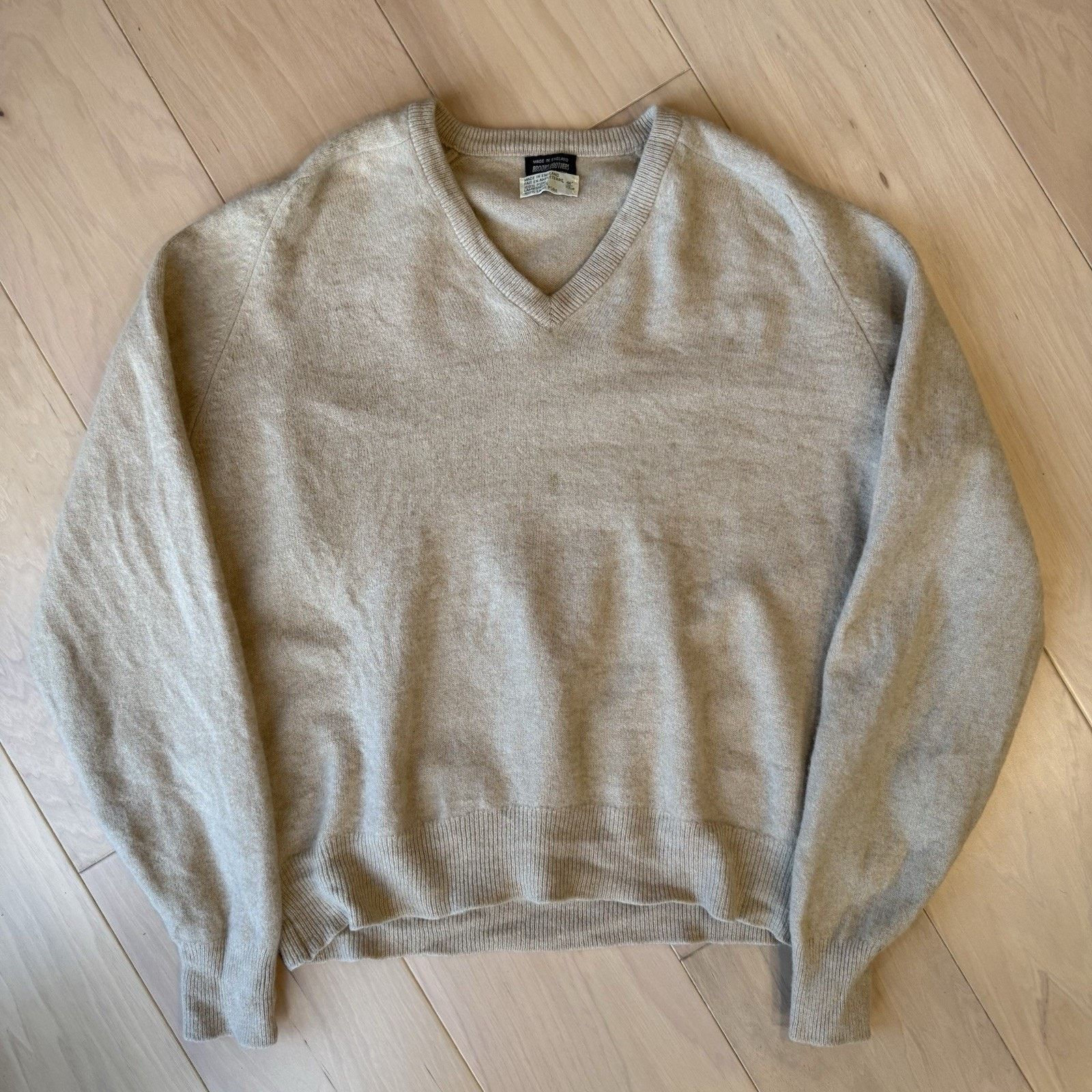 Brooks Brothers Vintage Brooks Brothers Lambswool Sweater Small Beige V Neck Size US S / EU 44-46 / 1 - 2 Thumbnail