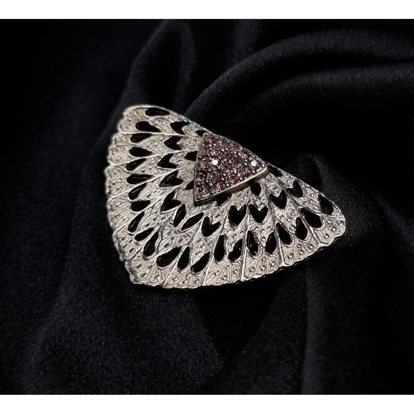 Vintage Vintage 1990's Silver-Tone Fan Brooch With Pink Rhinestones Size ONE SIZE - 3 Thumbnail