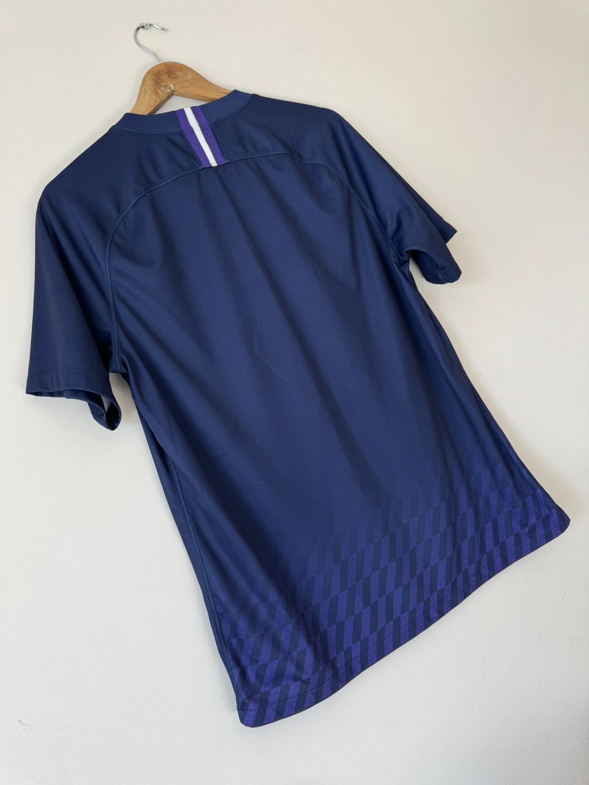 Nike Tottenham Hotspur 2019-2020 Home Soccer Jersey Nike Shirt Size US L / EU 52-54 / 3 - 7 Thumbnail