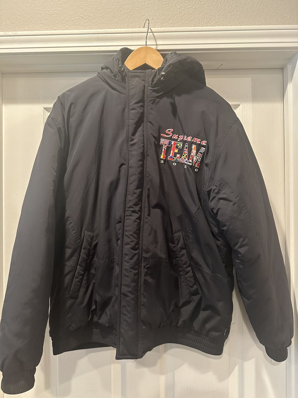 Supreme 2020 Supreme Team Hooded Puffy Jacket Size US L / EU 52-54 / 3 - 2 Thumbnail