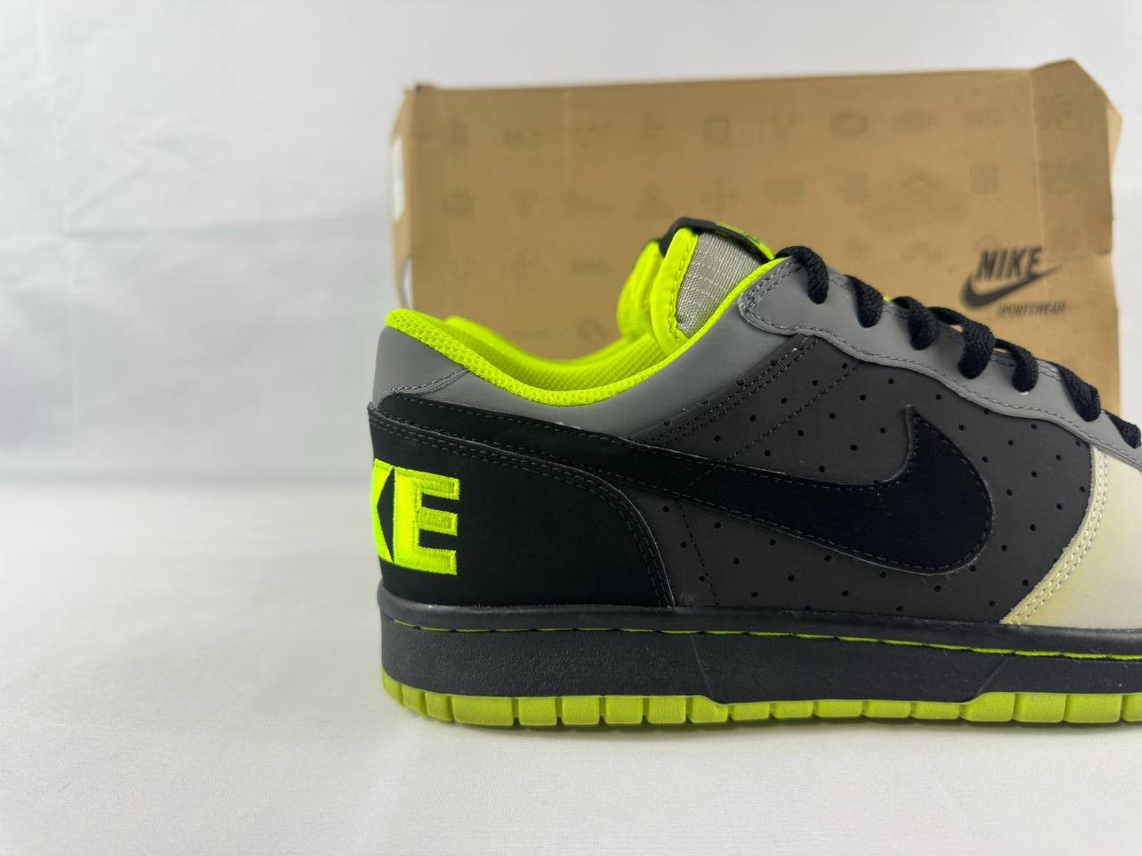 Nike Nike Big Nike 1 LE 2009 Grey Volt 366725-001 Size US 9 / EU 42 - 2 Thumbnail
