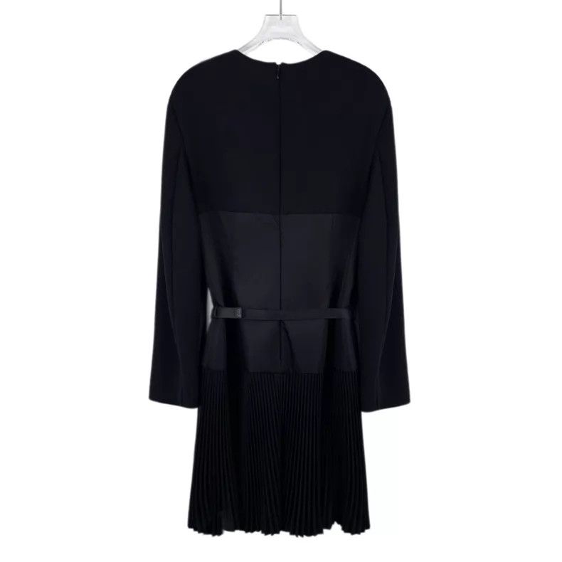 Prada Prada 22 styles of black triangle round-neck long-sleeved Size XS / US 0-2 / IT 36-38 - 2 Thumbnail