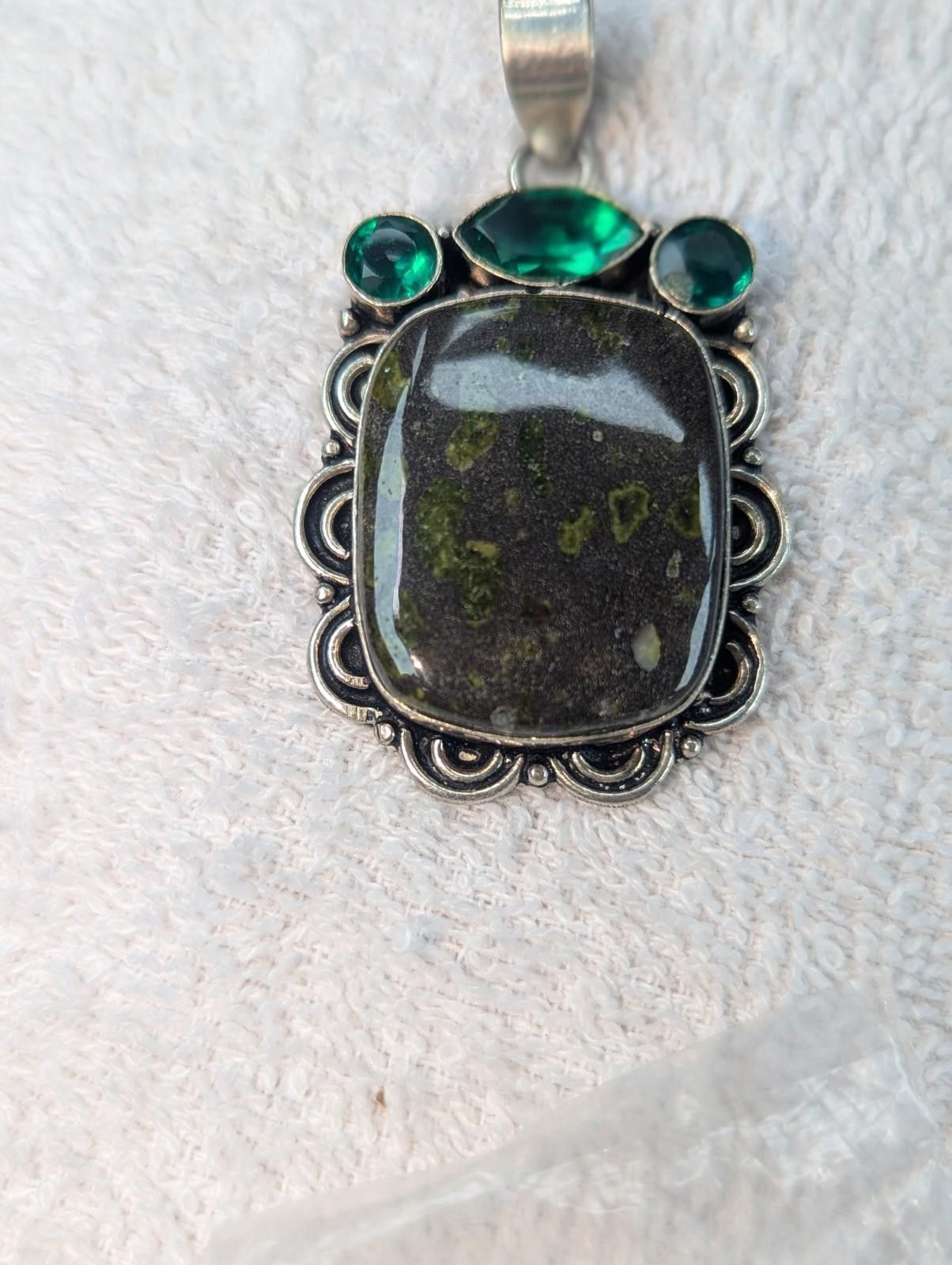 The Unbranded Brand Sterling Silver Natural Jasper Diopside Glass Gem Pendant Size ONE SIZE - 3 Thumbnail