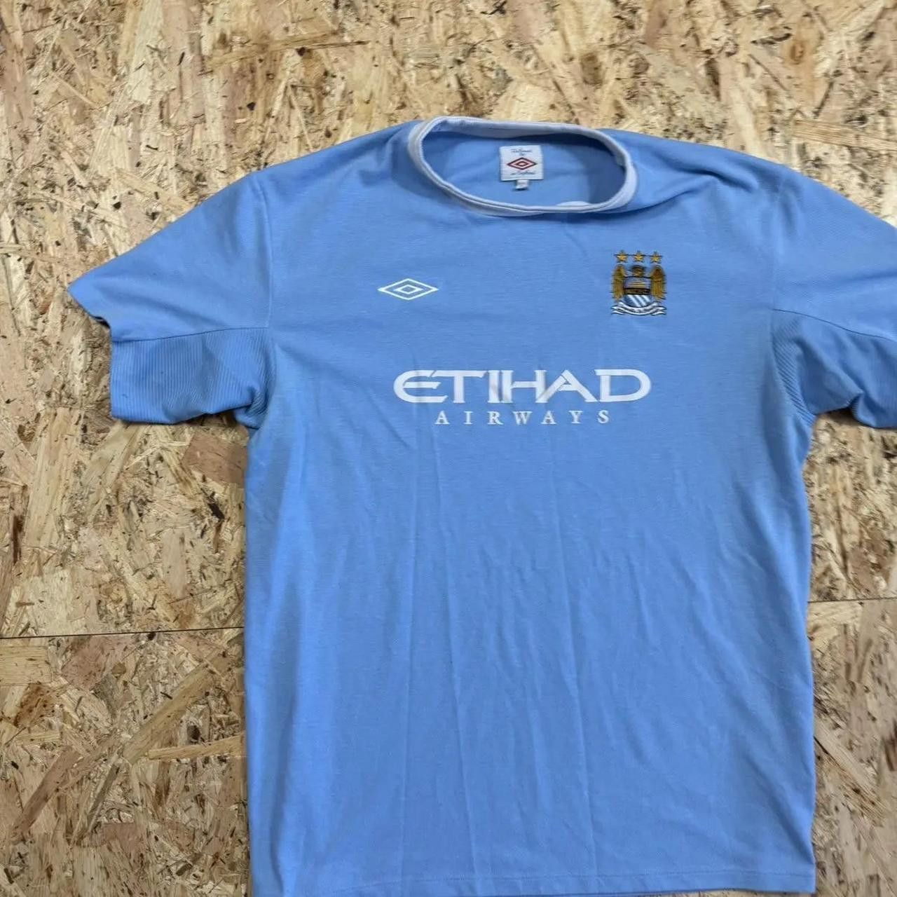 Umbro Manchester City Umbro home shirt, blue, with white trim Size US M / EU 48-50 / 2 - 3 Thumbnail