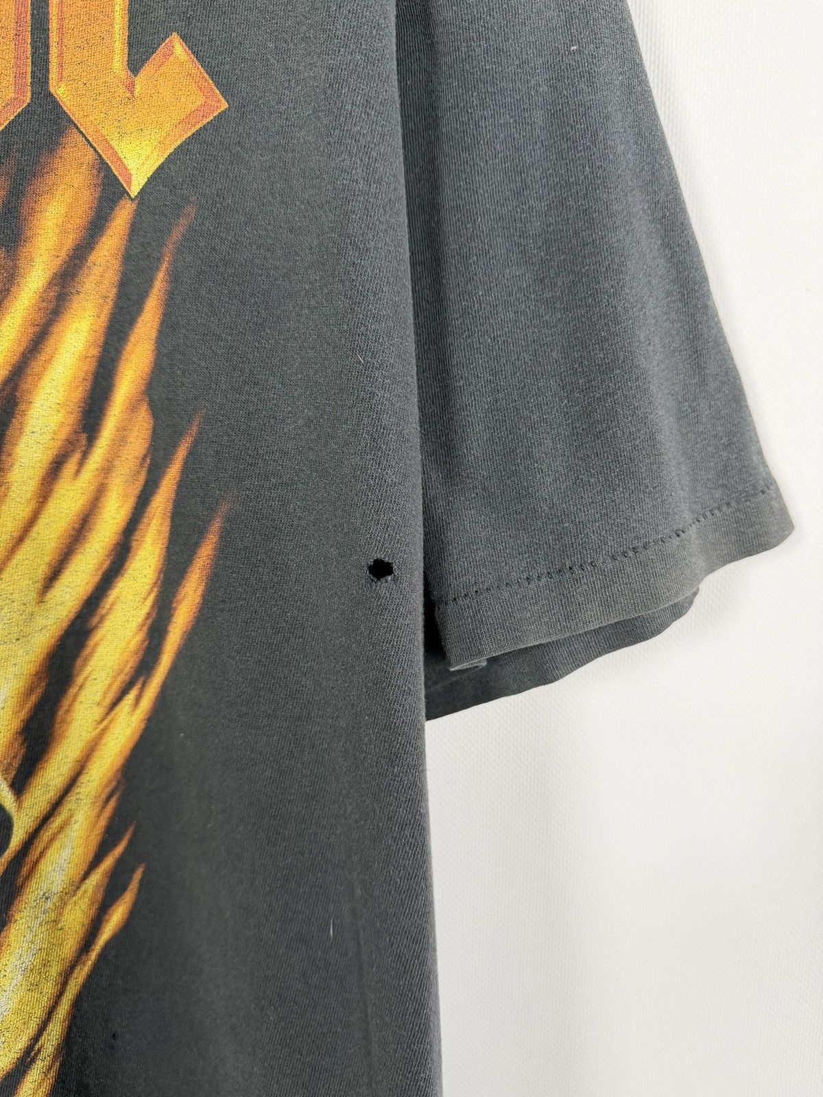 AC/DC Vintage 2001 AC/DC Bonfire Faded Distressed Band Rock Tee XL Size US XL / EU 56 / 4 - 14 Thumbnail