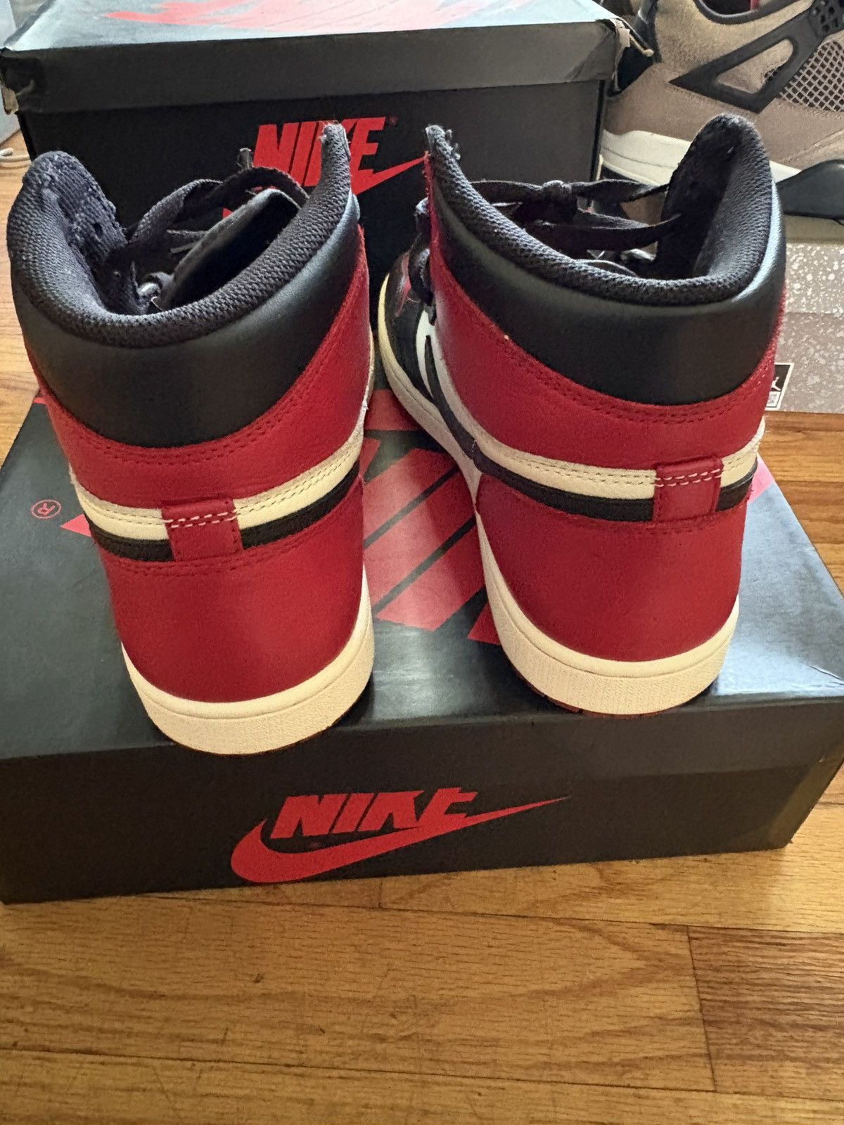 Jordan Brand Air Jordan Retro 1 Bred toe Size US 11 / EU 44 - 3 Thumbnail