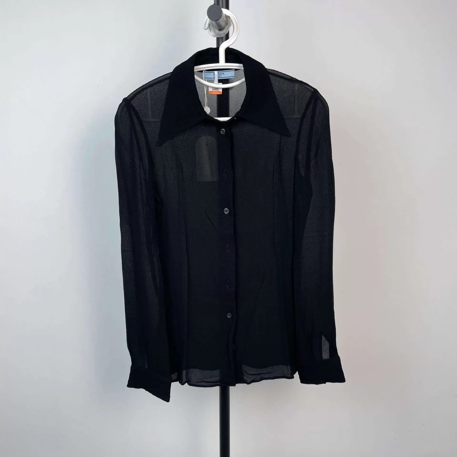 Prada Prada silk long sleeve shirt black 38 Size XS / US 0-2 / IT 36-38 - 1 Thumbnail