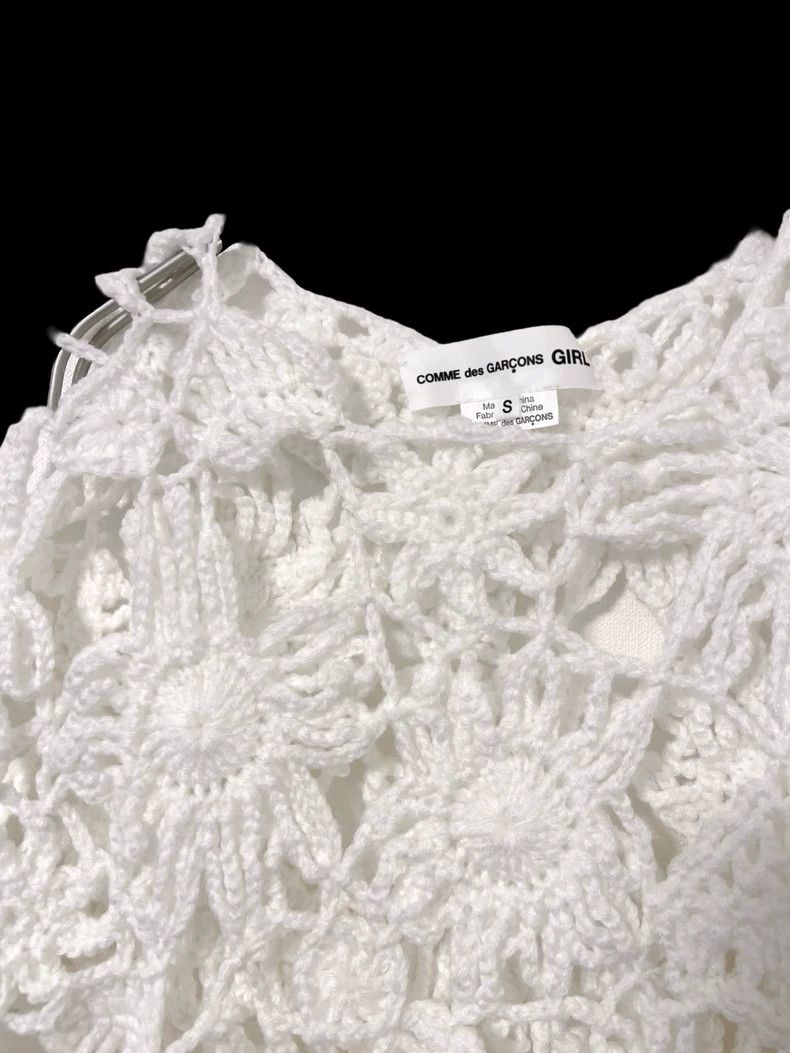 Comme des Garcons Comme Des Garcons Floral embroidered knit cut-out top Size S / US 4 / IT 40 - 6 Thumbnail