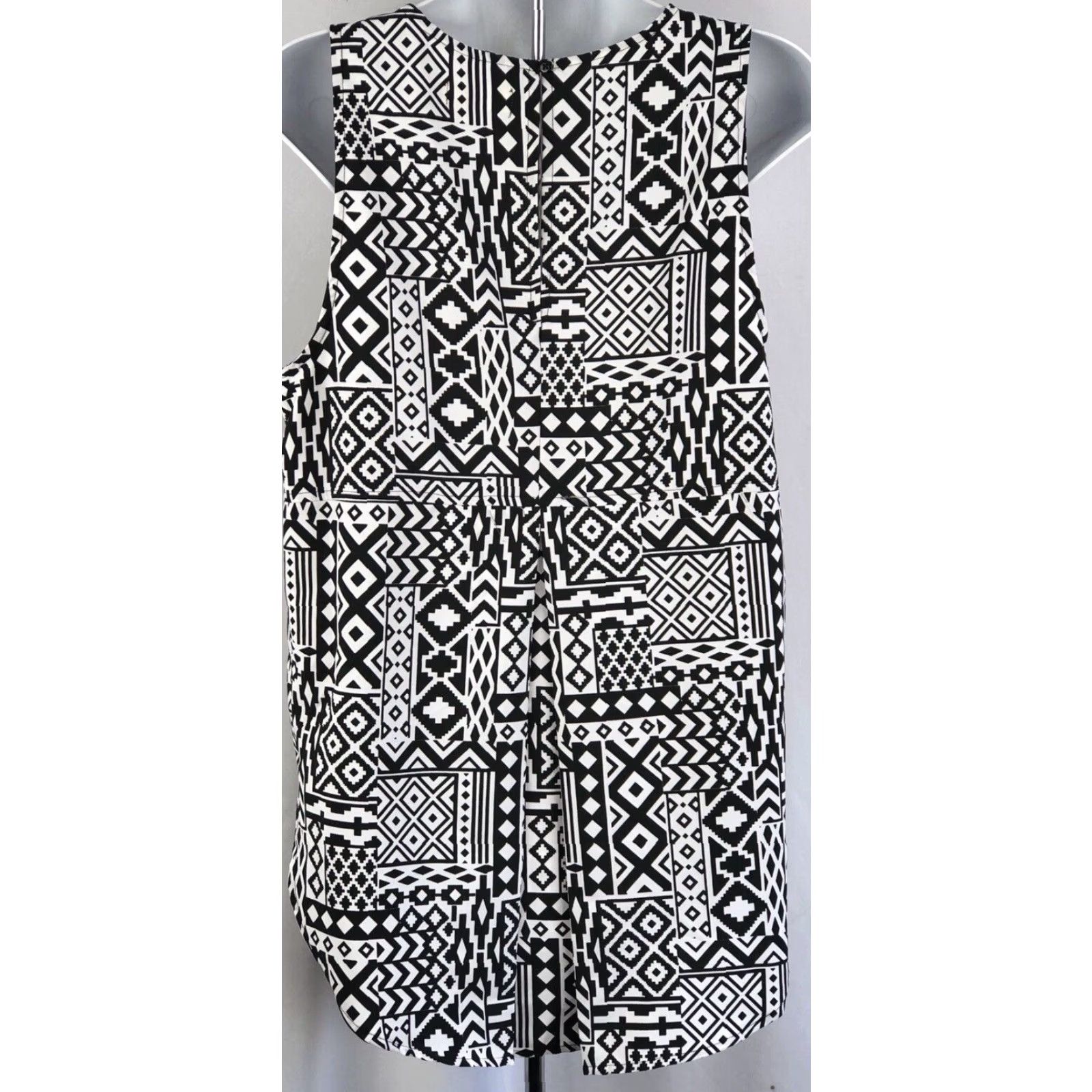Faded Glory VINTAGE Faded Glory Sleeveless Tank Geometric Aztec Pleated Black White Boho Retro M Chest 36" 28" Polyester Womens Tank XS-XL Size M / US 6-8 / IT 42-44 - 3 Thumbnail