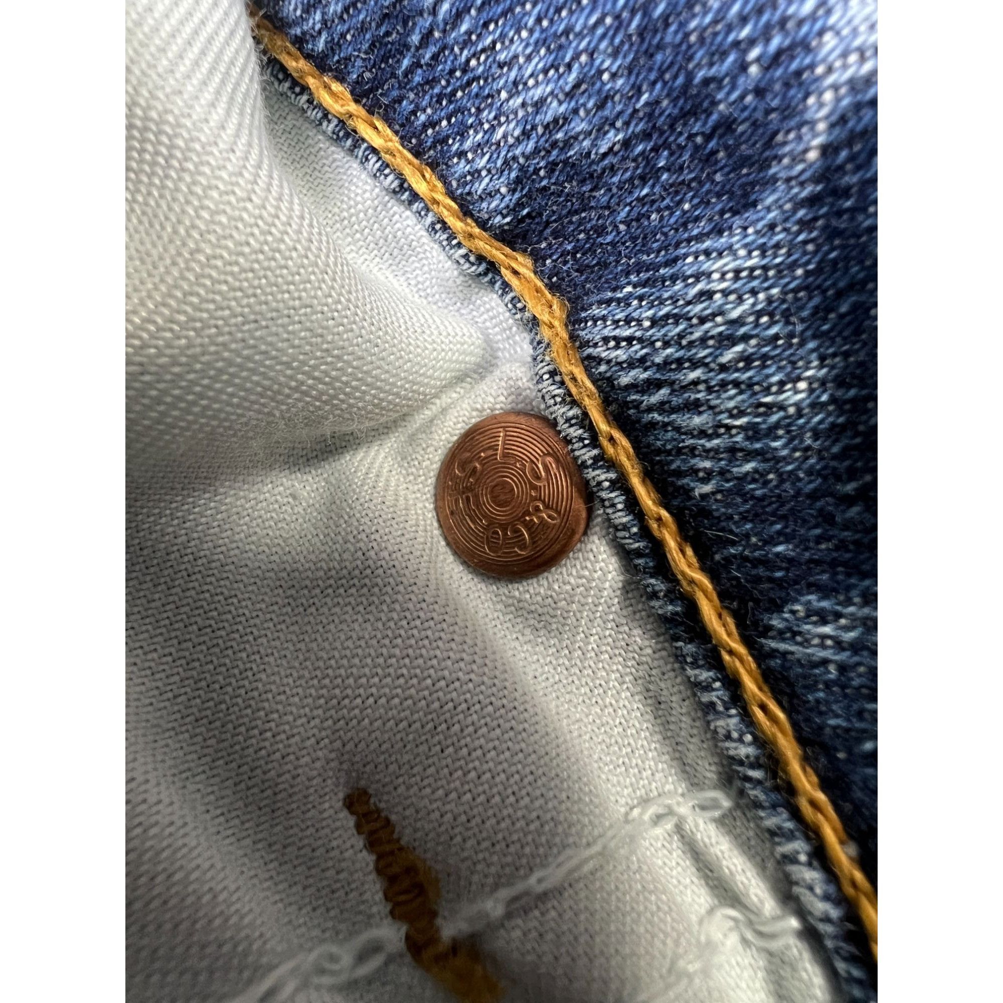 Levi's Vintage Clothing Levi’s Vintage Distressed Denim Jeans Pants (Y1048) Size US 34 / EU 50 - 10 Thumbnail