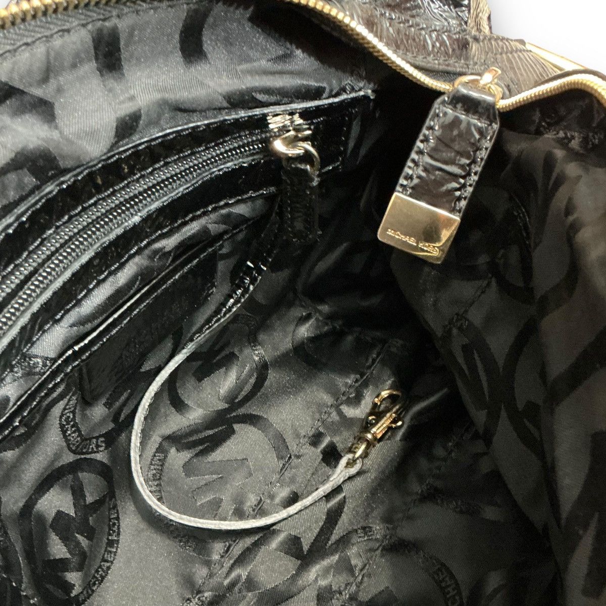 Michael Kors Y2K Vintage MICHAEL Michael Kors Embossed Hobo Shoulder Bag Size ONE SIZE - 9 Thumbnail