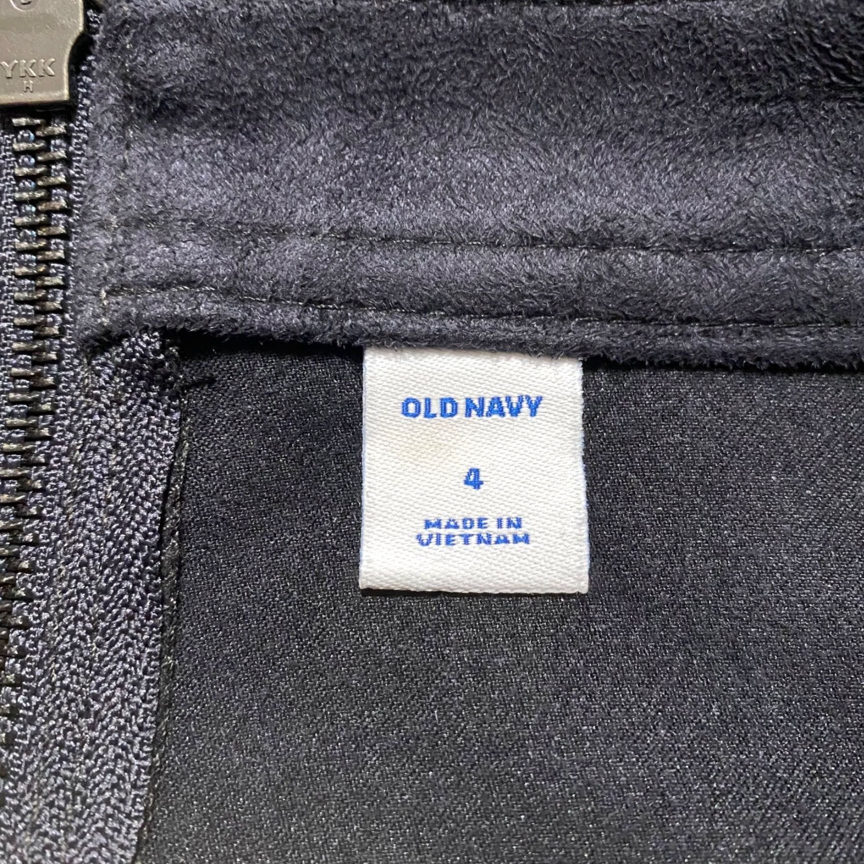 Old Navy NWT Old Navy Womens Skirt Black Velvet Mini Pockets Zip Front Size 4 4 Short XS? Size 27" / US 4 / IT 40 - 5 Thumbnail