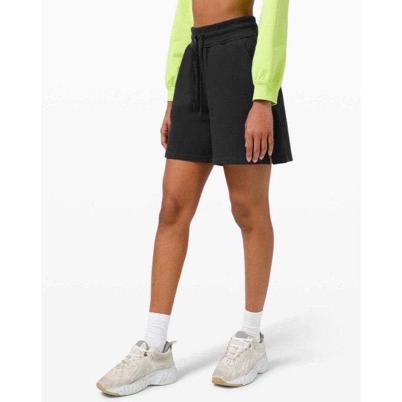 Lululemon Lululemon All Yours High Rise Short *7" Size 4 Black Size 27" / US 4 / IT 40 - 3 Thumbnail