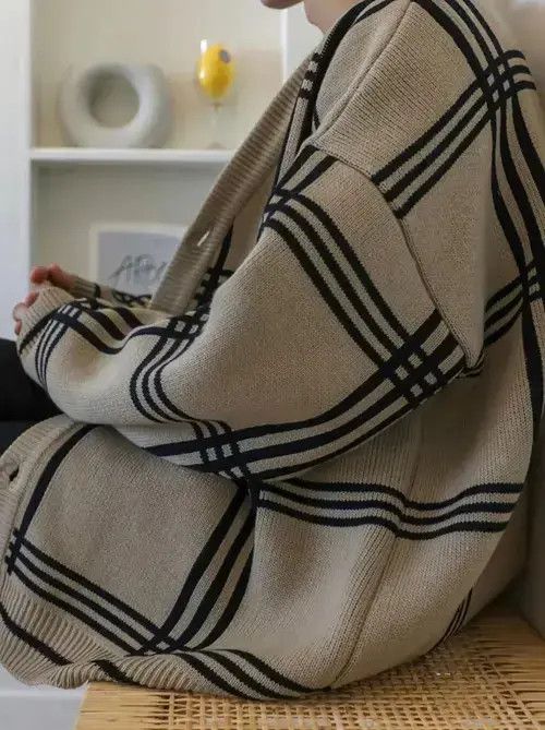 VIBE Luxury Knitted Printed Buttons Cardigan Size US L / EU 52-54 / 3 - 2 Thumbnail