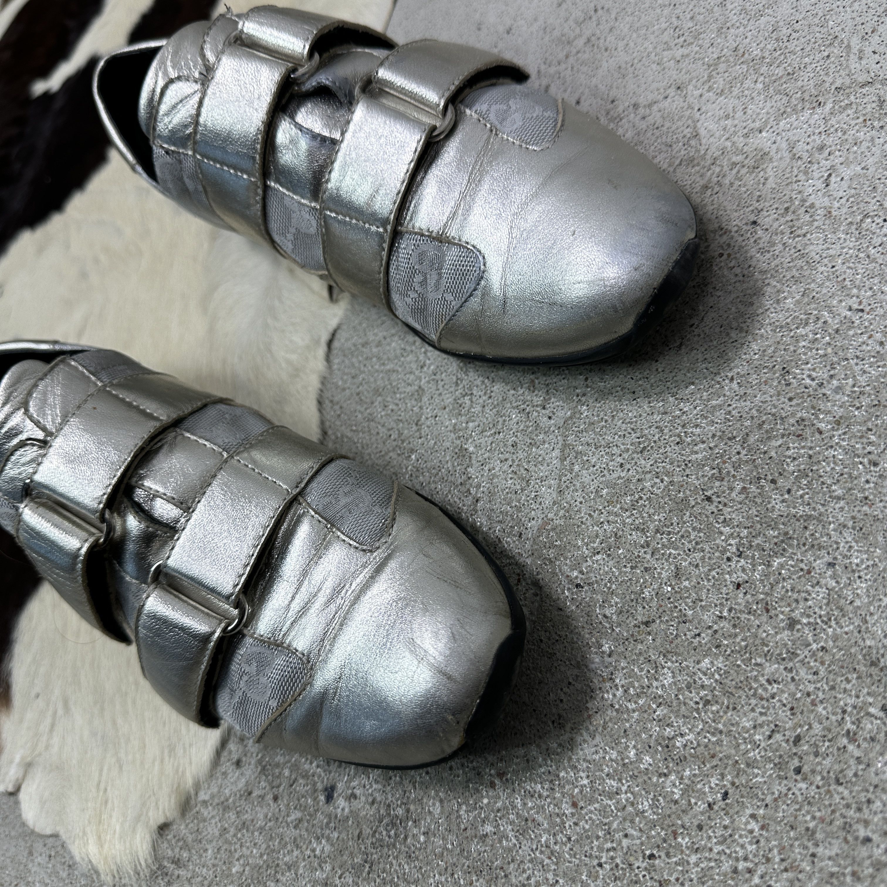 Gucci Vintage Silver Chrome Monogram Gucci Sneakers 00s Size US 6 / IT 36 - 5 Thumbnail