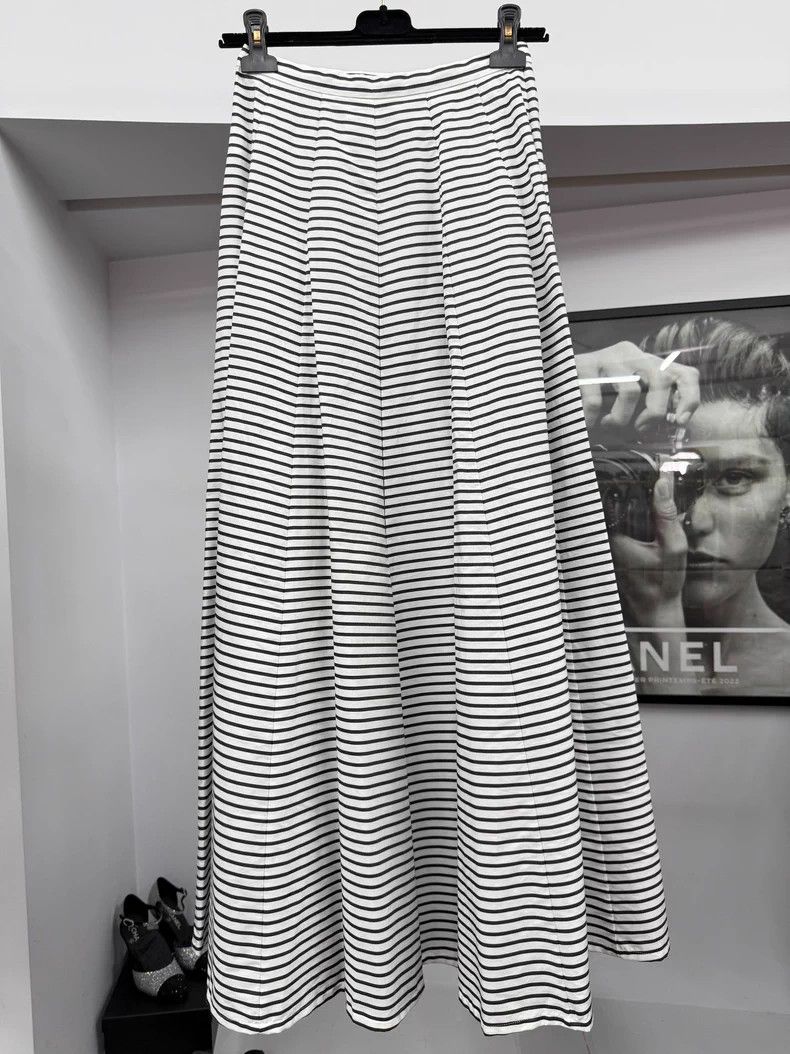 Chanel Chanel Black and white striped skirt Size 42" / US 20 - 3 Thumbnail