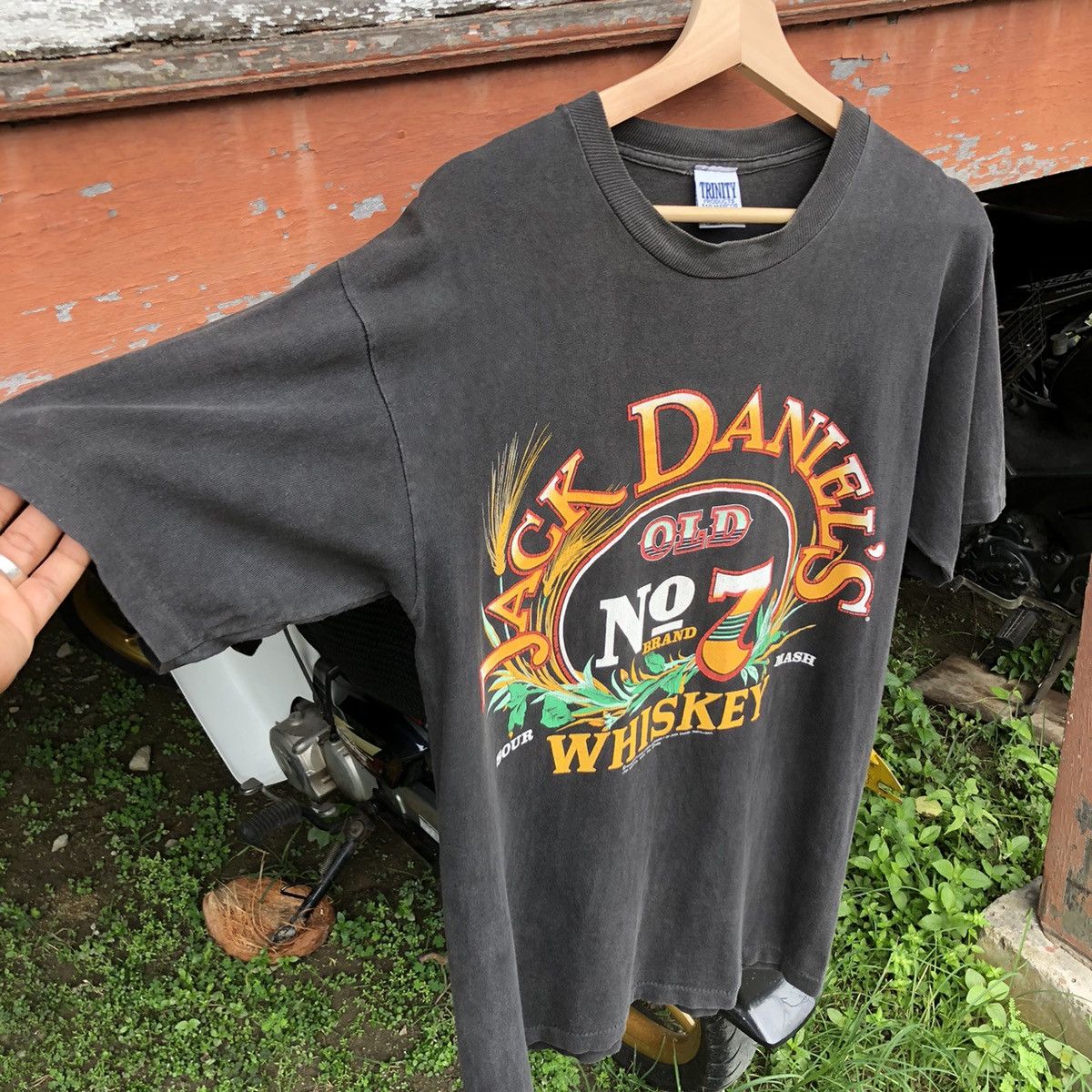 Vintage Vintage 90s Sunfaded Jack Daniel’s Whiskey OLD Tshirt Size US M / EU 48-50 / 2 - 8 Thumbnail