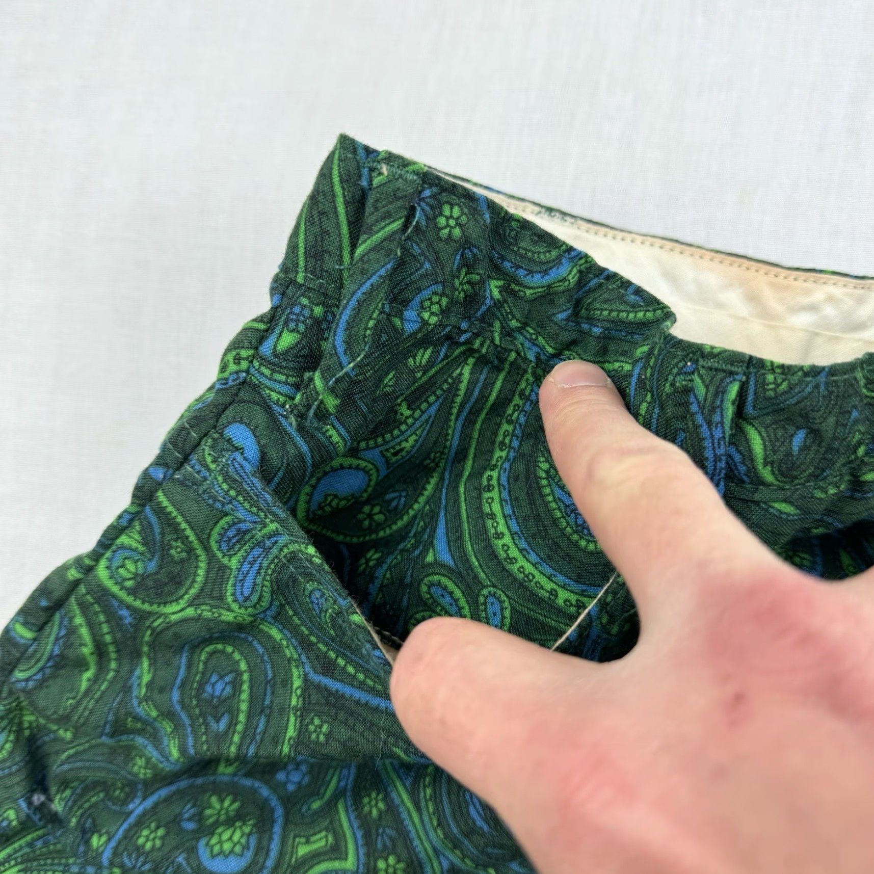 Vintage Vintage Amco Paisley Shorts Adult 32 Green 1970s 1960s Hippy American Size US 32 / EU 48 - 7 Thumbnail