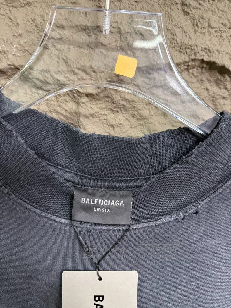 Balenciaga Balenciaga Tape T-Shirt Size US XS / EU 42 / 0 - 3 Thumbnail