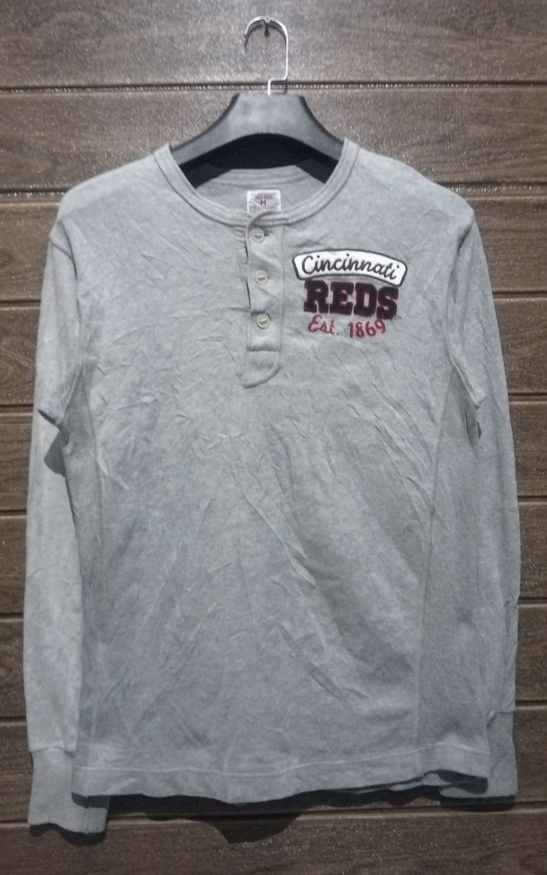MLB Vintage MLB X UNIQLO Cincinnati Reds Long Sleeve Tshirt Size US M / EU 48-50 / 2 - 1 Thumbnail