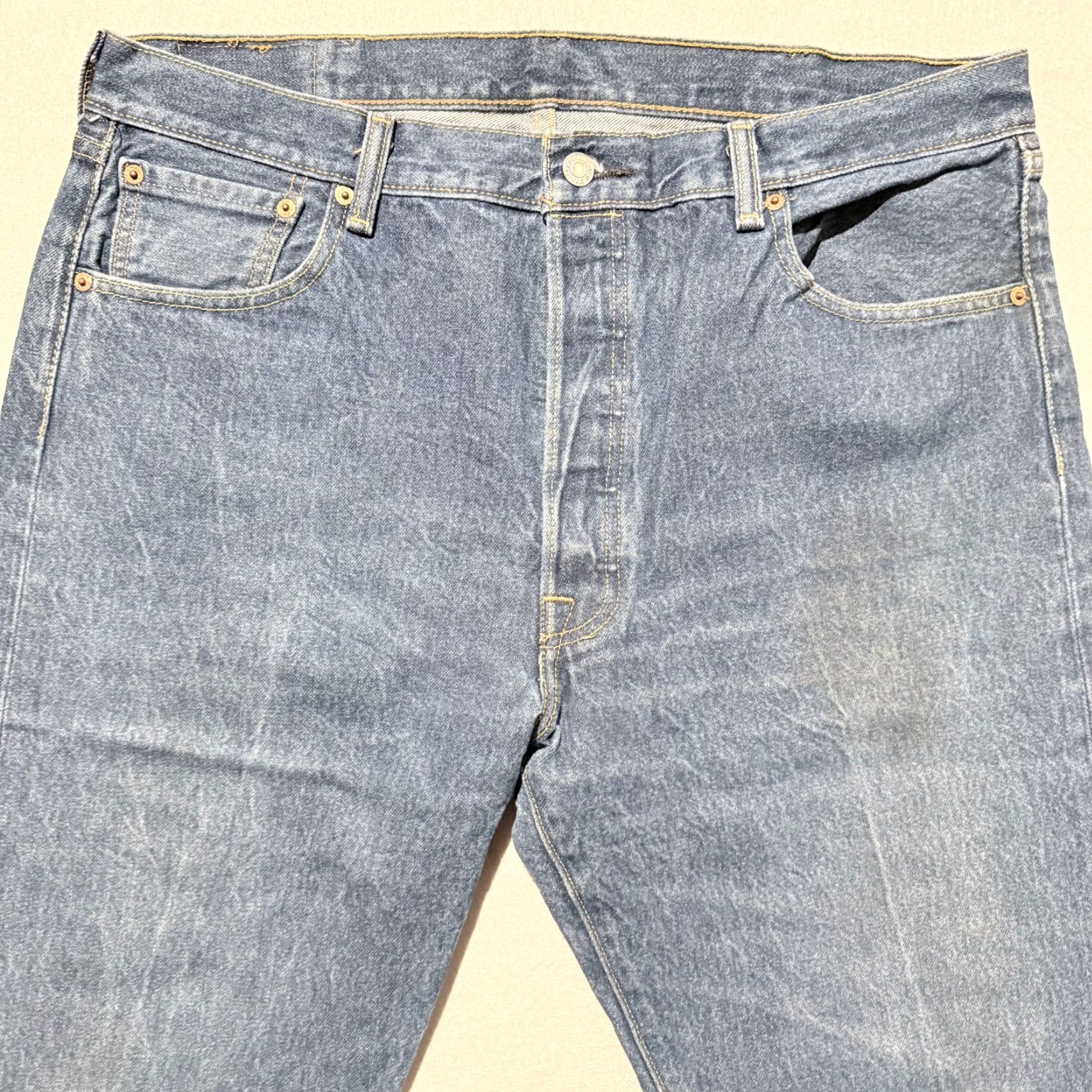 Levi's VINTAGE Levi's 501 Jeans Men Regular 38x30 Blue Light Wash Denim Classic Straight Jeans Mens Size US 38 / EU 54 - 7 Thumbnail