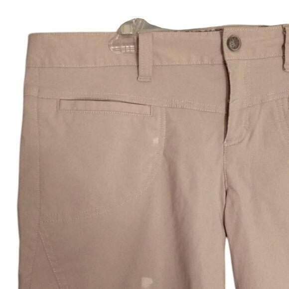 Athleta Athleta Size 8 Bermuda Shorts Womens Beige Nylon Blend Draws Size 30" / US 8 / IT 44 - 2 Thumbnail