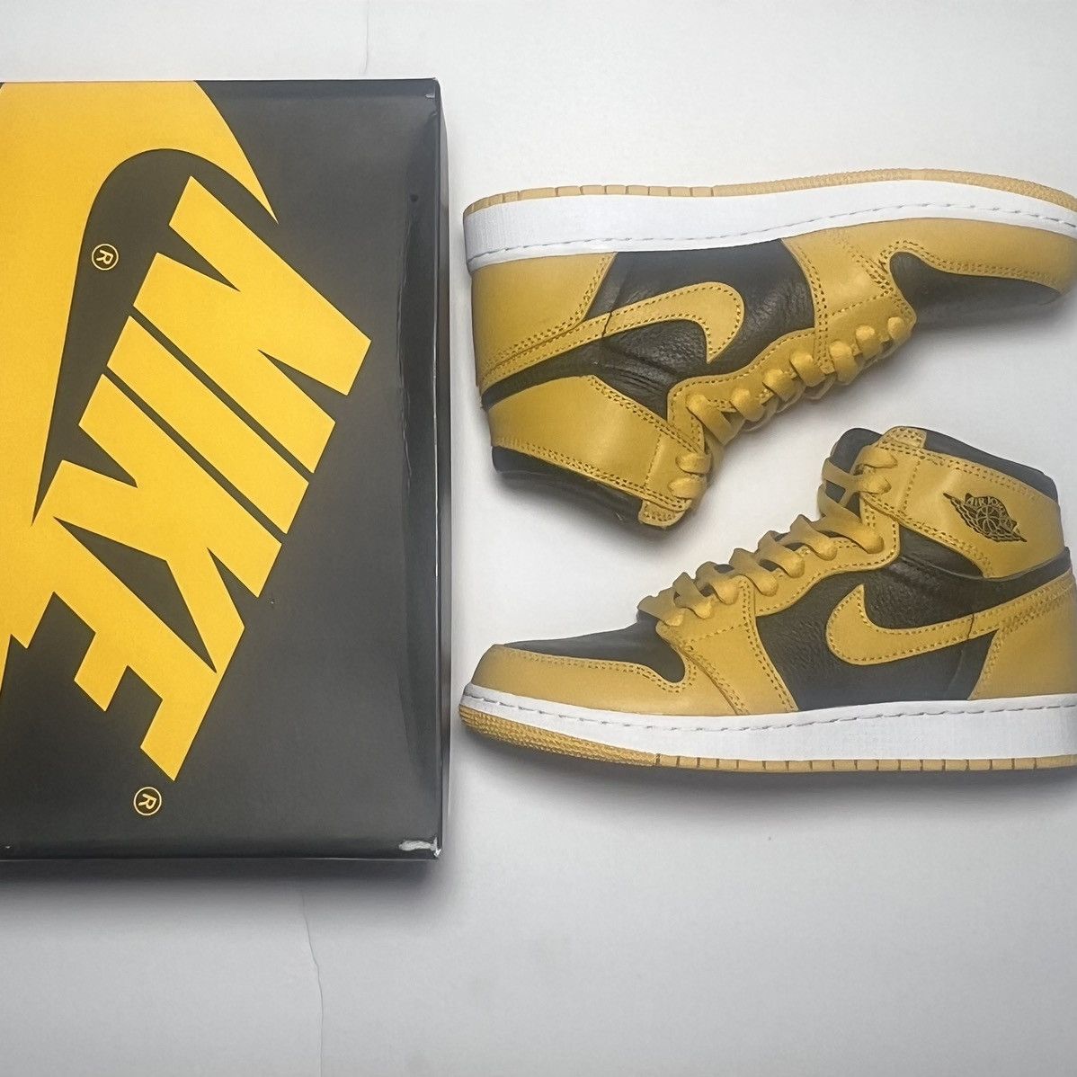 Jordan Brand Jordan 1 Retro High OG ‘Pollen’ Size US 6 / EU 39 - 8 Thumbnail