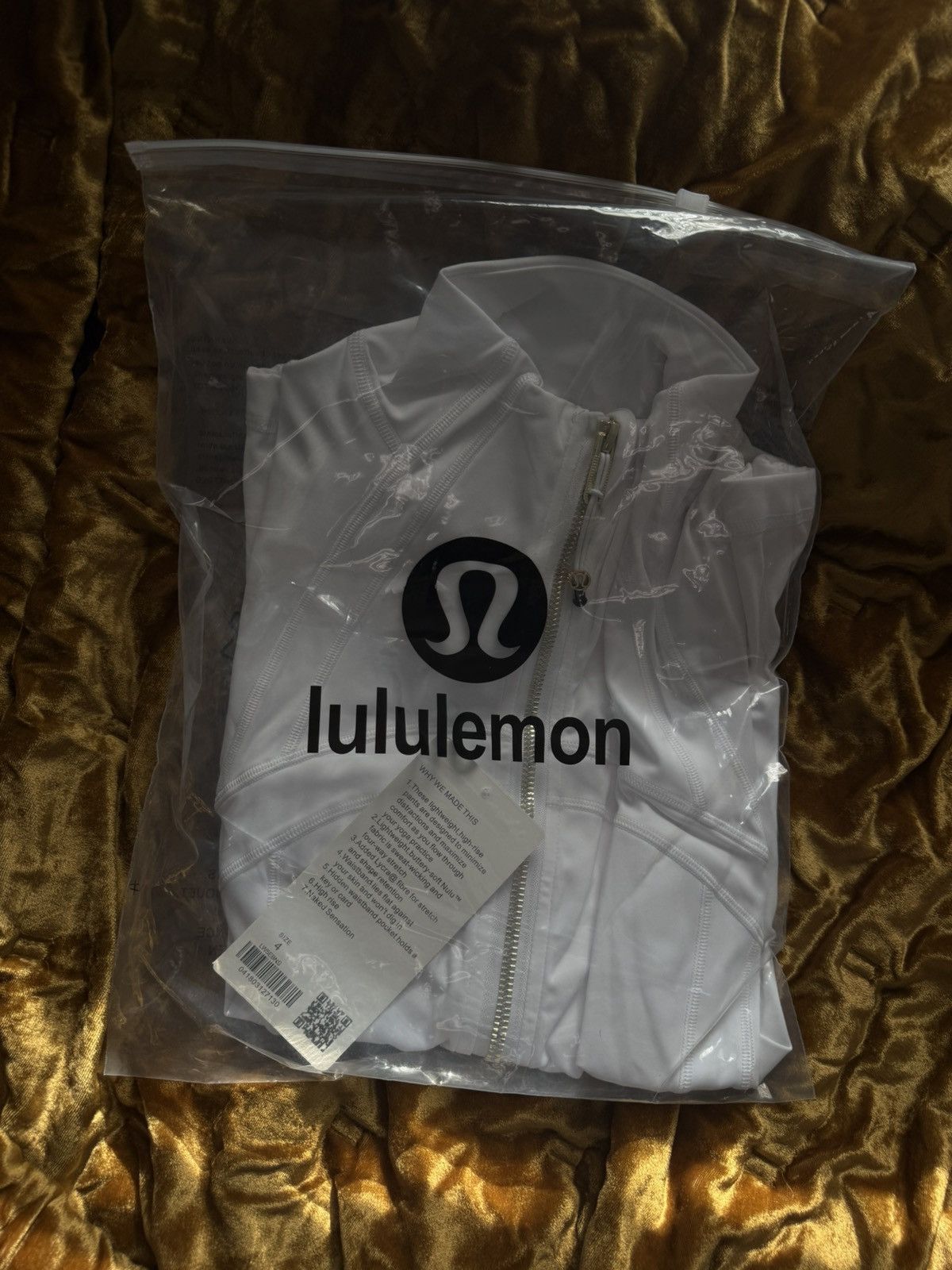 Lululemon Womens Medium White Lululemon zip up Size M / US 6-8 / IT 42-44 - 1 Thumbnail