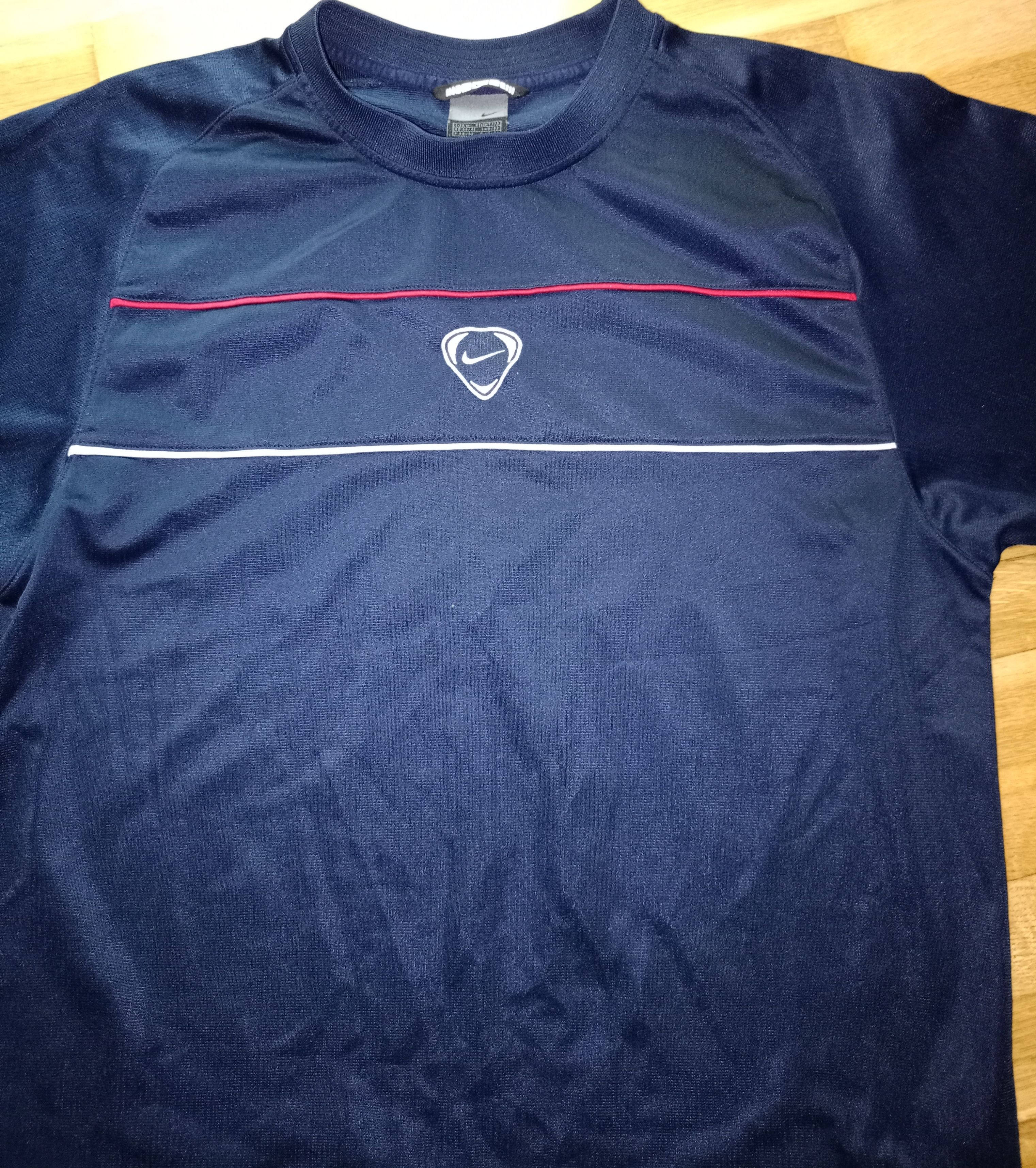 Nike Retro Nike Y2K Crewneck Tee - Vintage Streetwear Essential Size US M / EU 48-50 / 2 - 3 Thumbnail