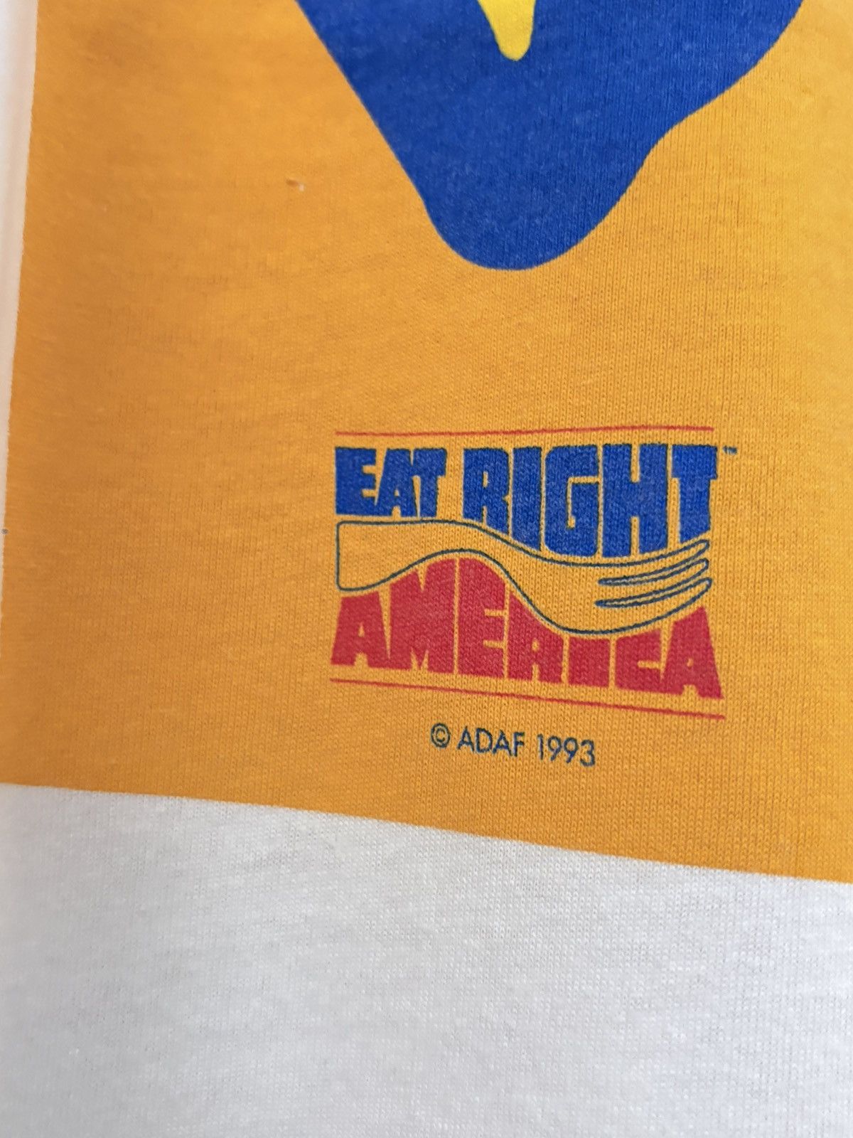 Vintage 90’s National Nutrition Month Eat Right America Tee Size US L / EU 52-54 / 3 - 4 Thumbnail