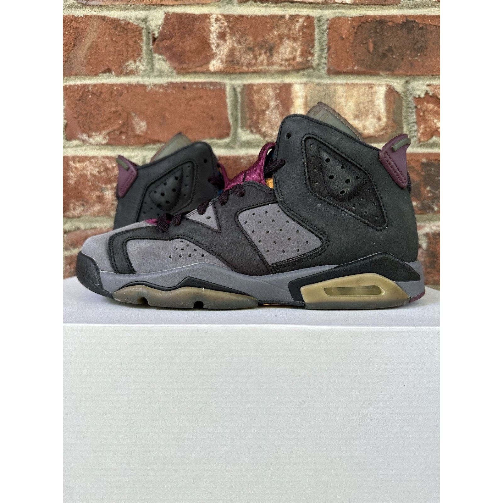Jordan Brand Jordan 6 Retro Bordeaux GS - Size 6y Size US 6 / EU 39 - 1 Thumbnail