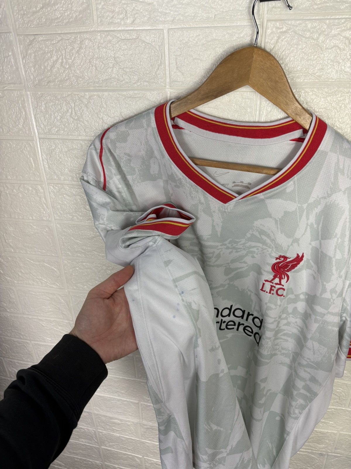 Nike LIVERPOOL 2024 2025 THIRD FOOTBALL SHIRT SOCCER JERSEY NIKE Size US XXL / EU 58 / 5 - 17 Thumbnail