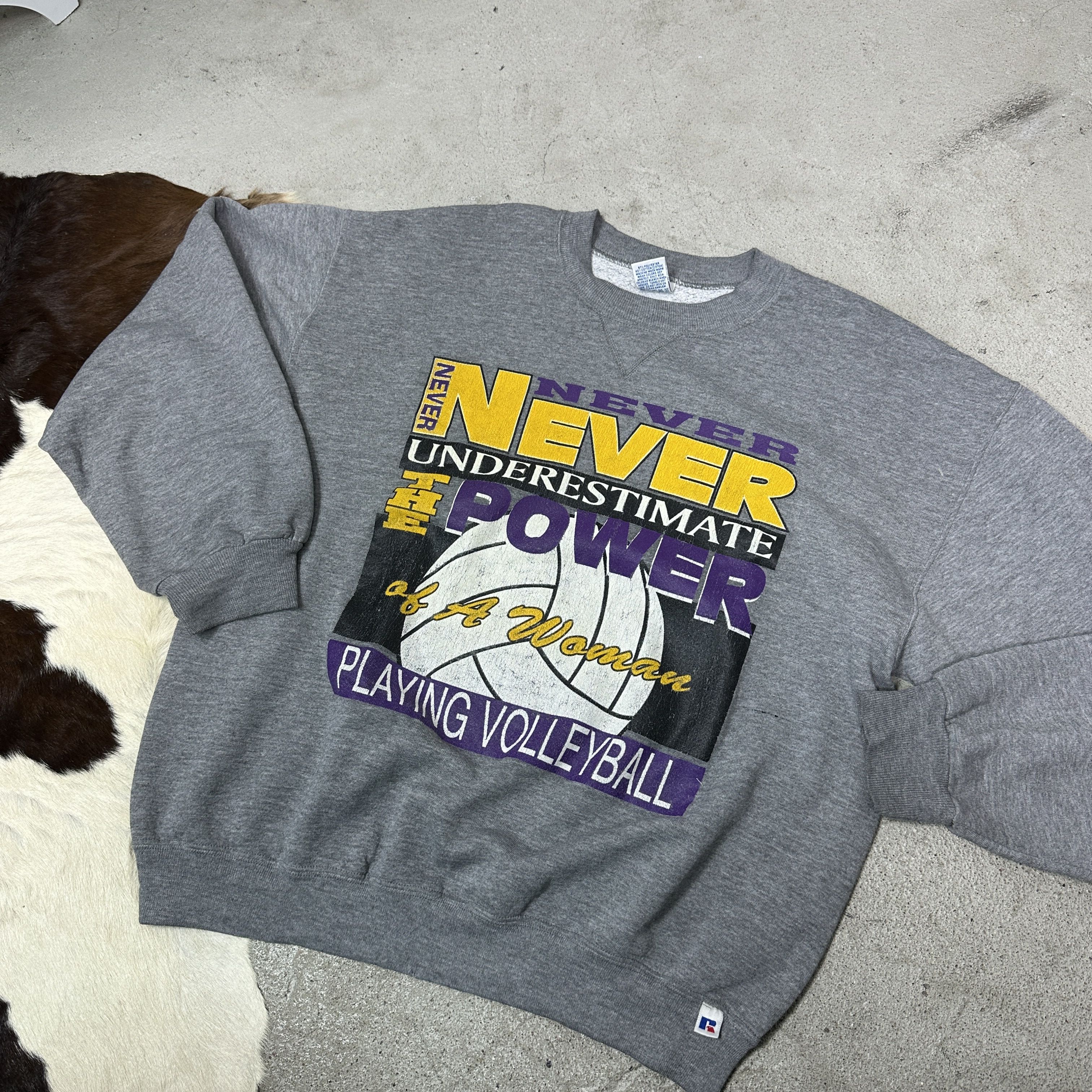 Vintage Vintage Streetwear Old School Volleyball Sweatshirt 90s Size US L / EU 52-54 / 3 - 5 Thumbnail
